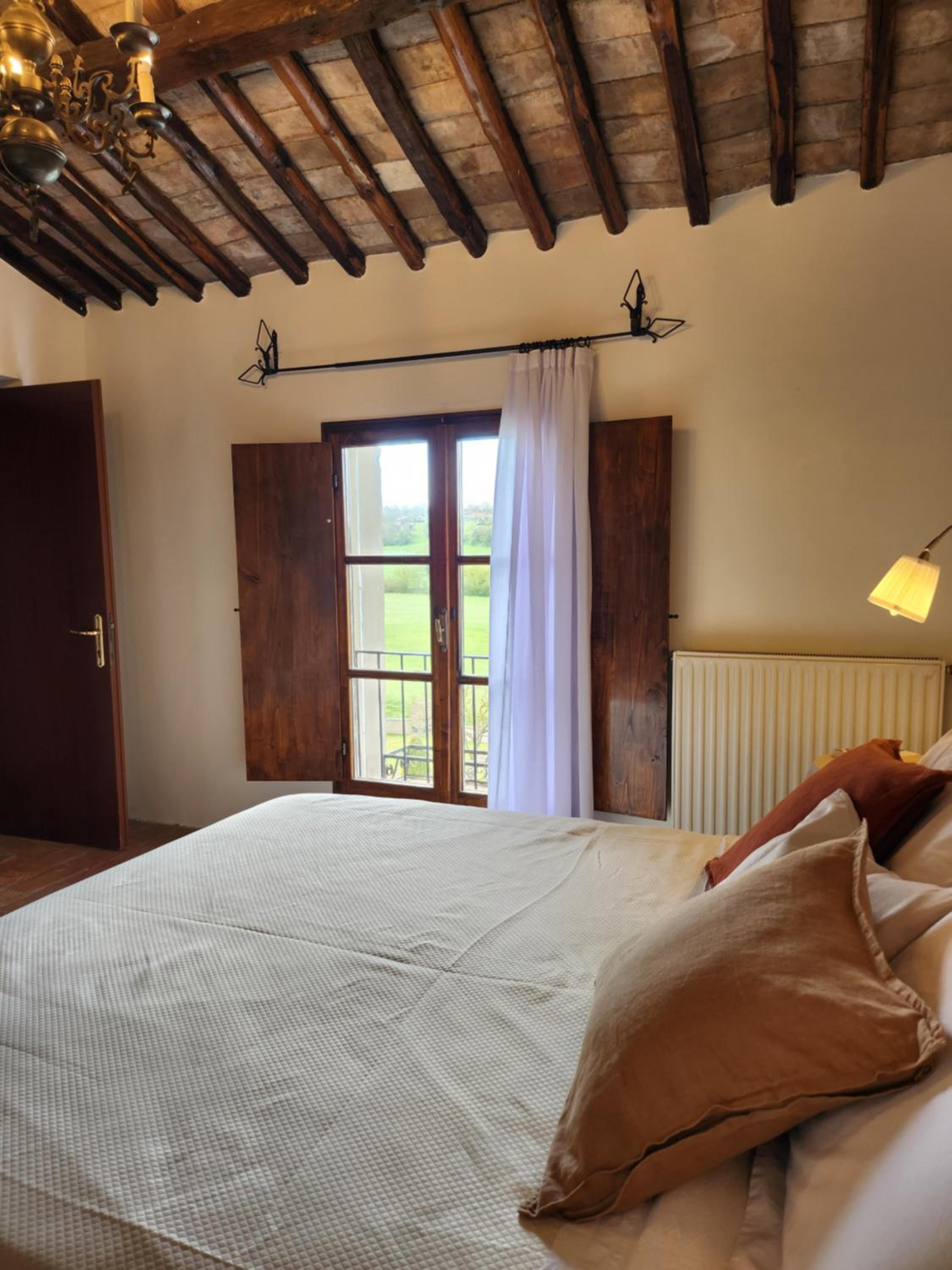 Standard King Room photo 3