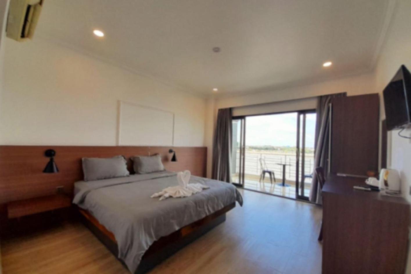 Deluxe Double Room with River View photo 3