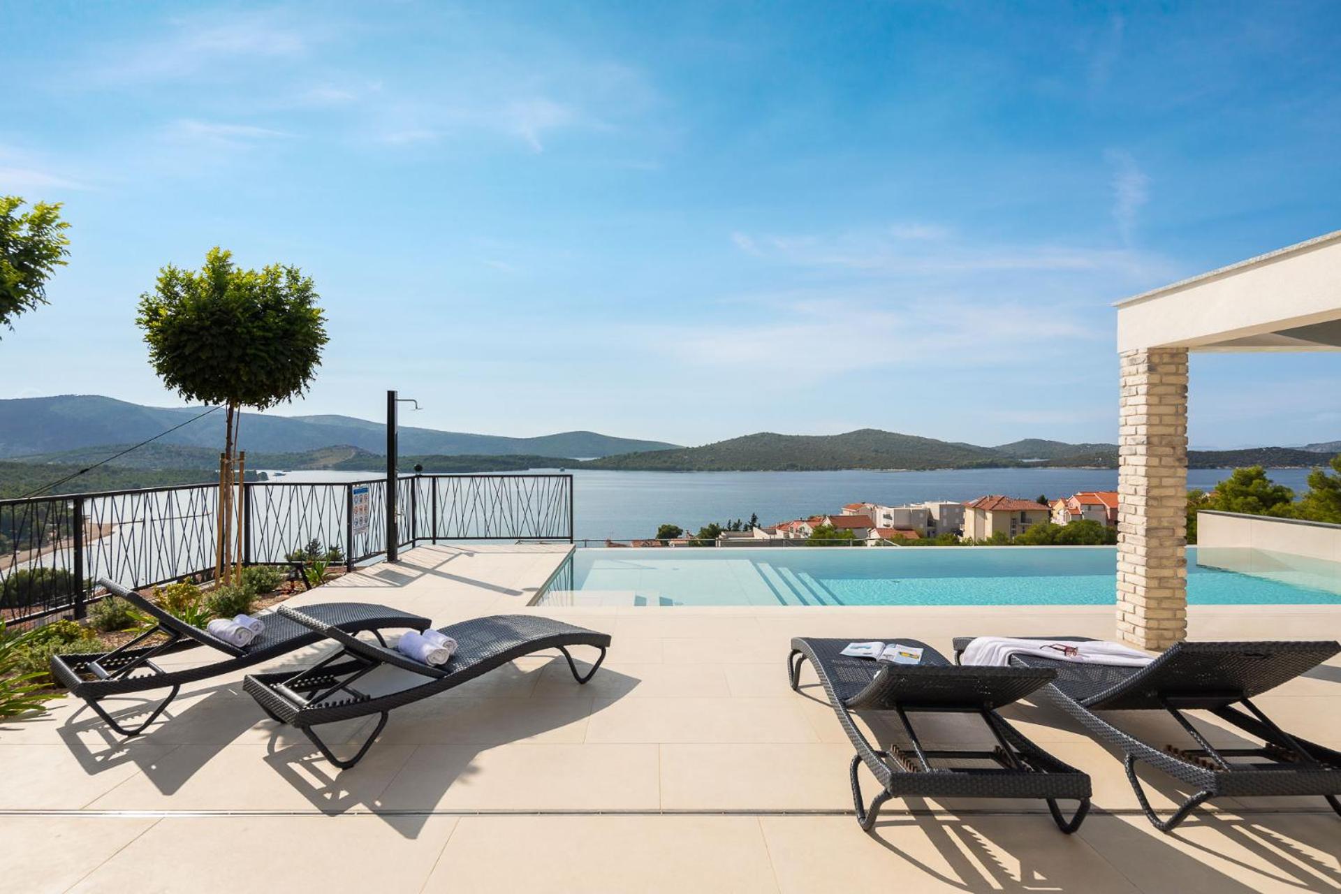 Villa with Private Pool photo 3