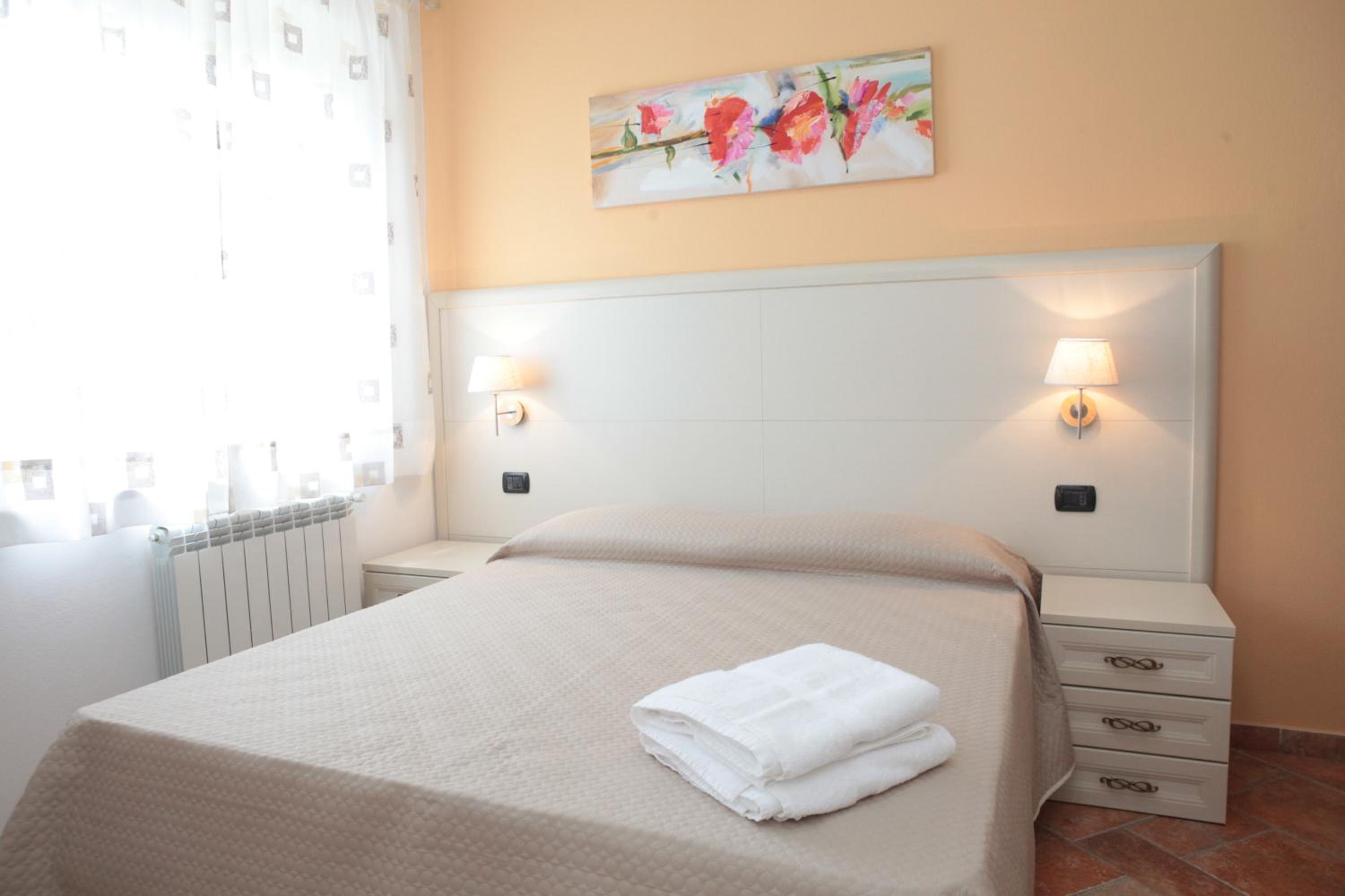Quadruple Room with Private Bathroom photo 1