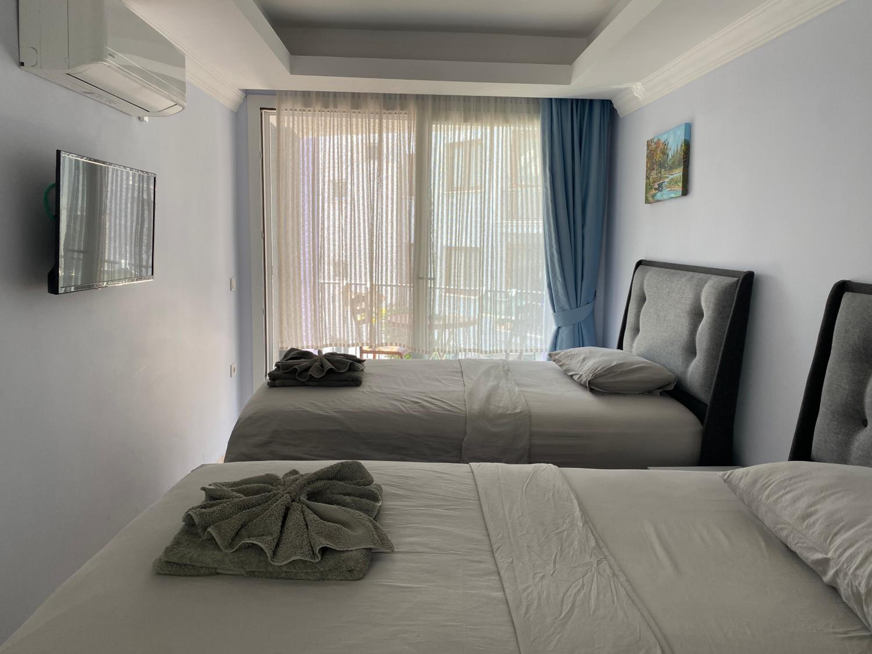 Standard Twin Room with Garden View - Photo 2