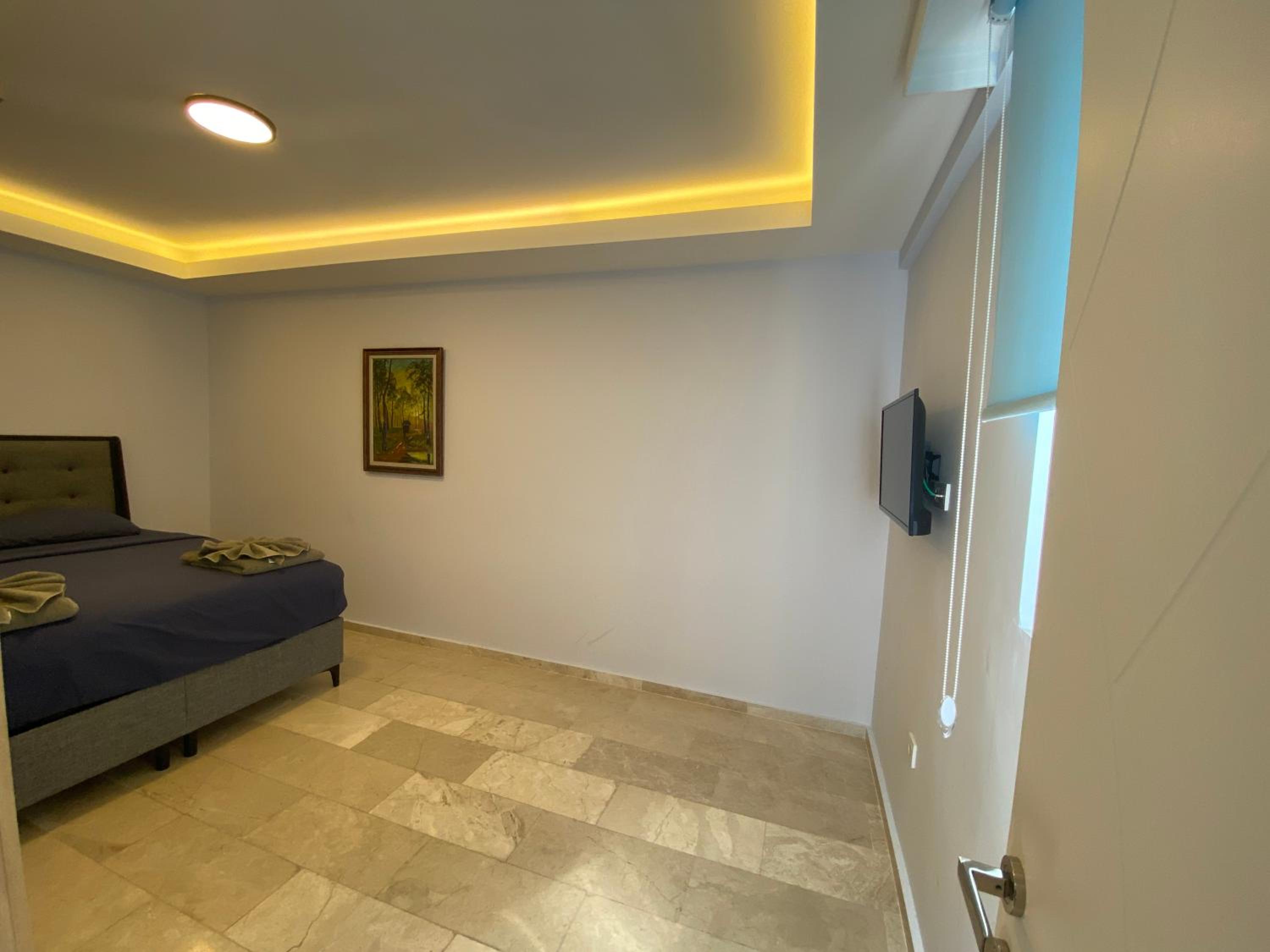 Quadruple Room with Bathroom - Photo 4