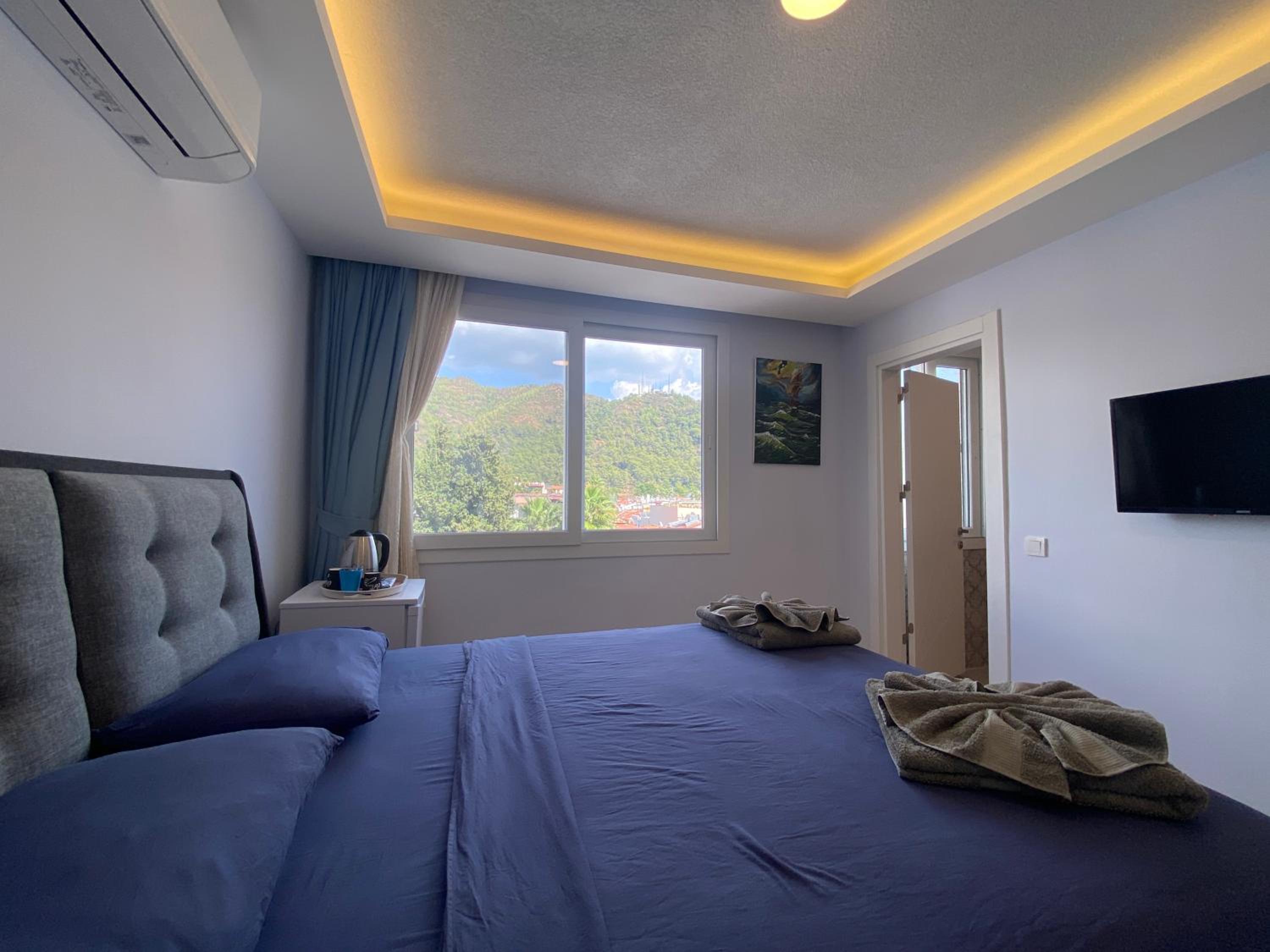 Double Room with Mountain View - Photo 4