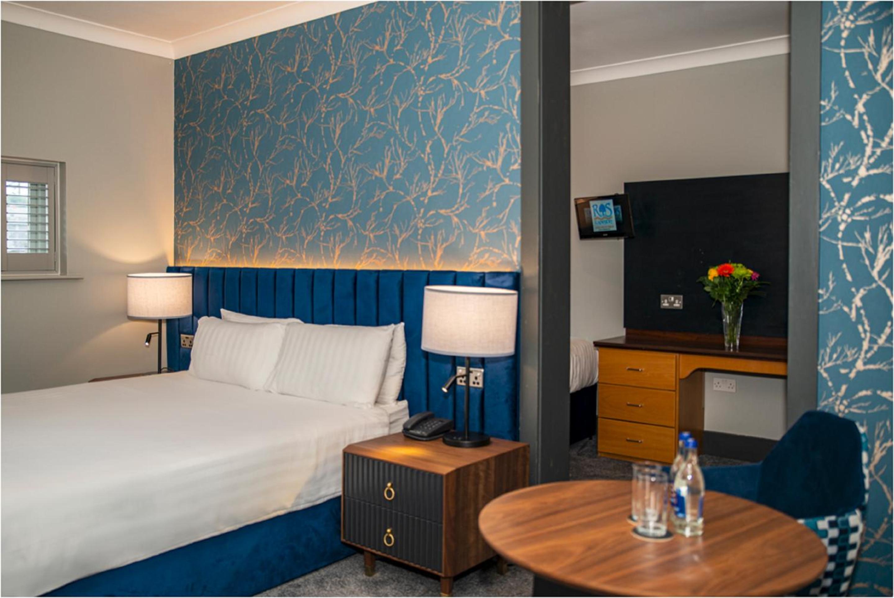 Superior Family Room (2 Adults + 2 Children)