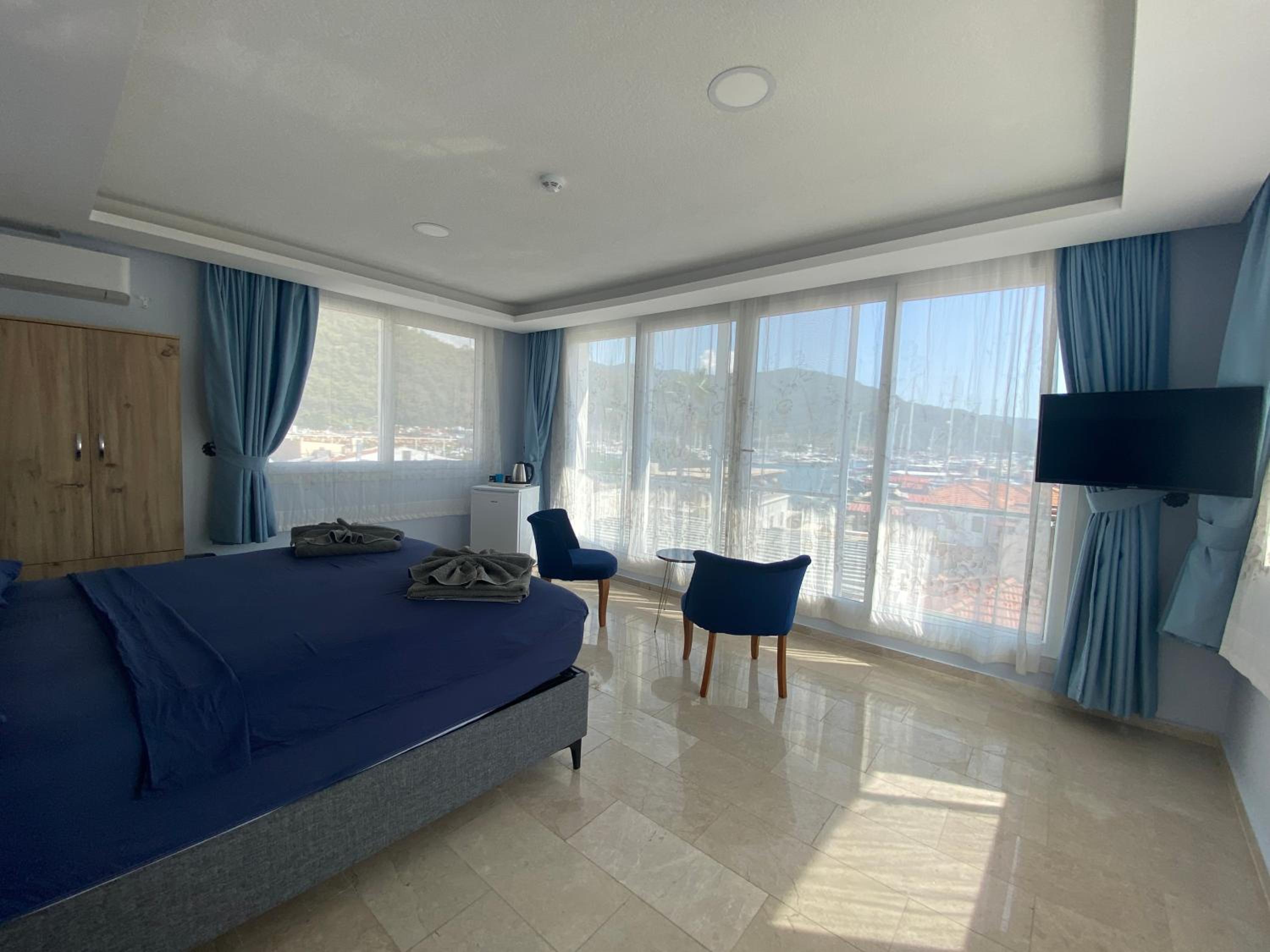 Deluxe Double Room with Sea View - Photo 1