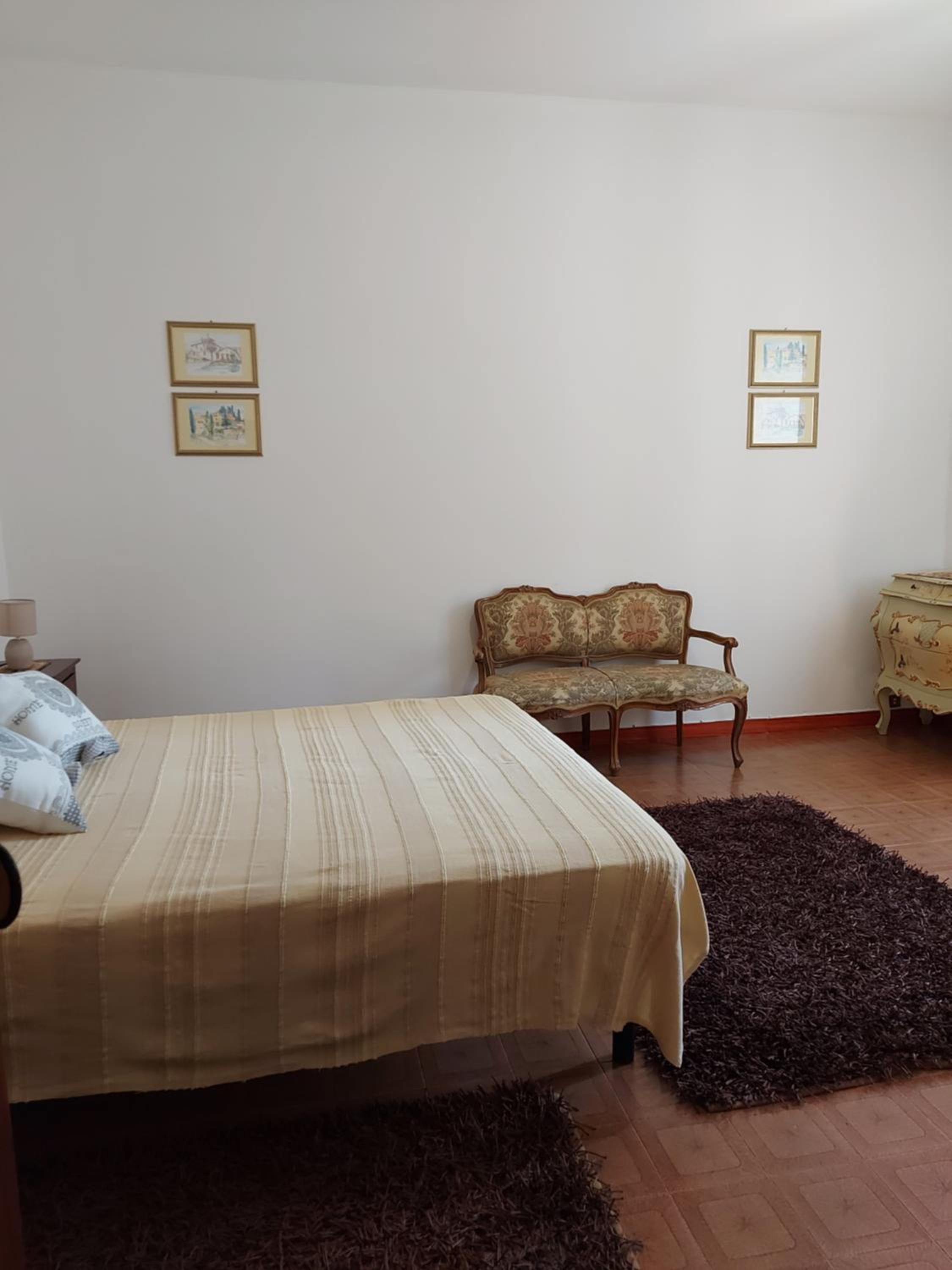 Standard King Room - Photo 10