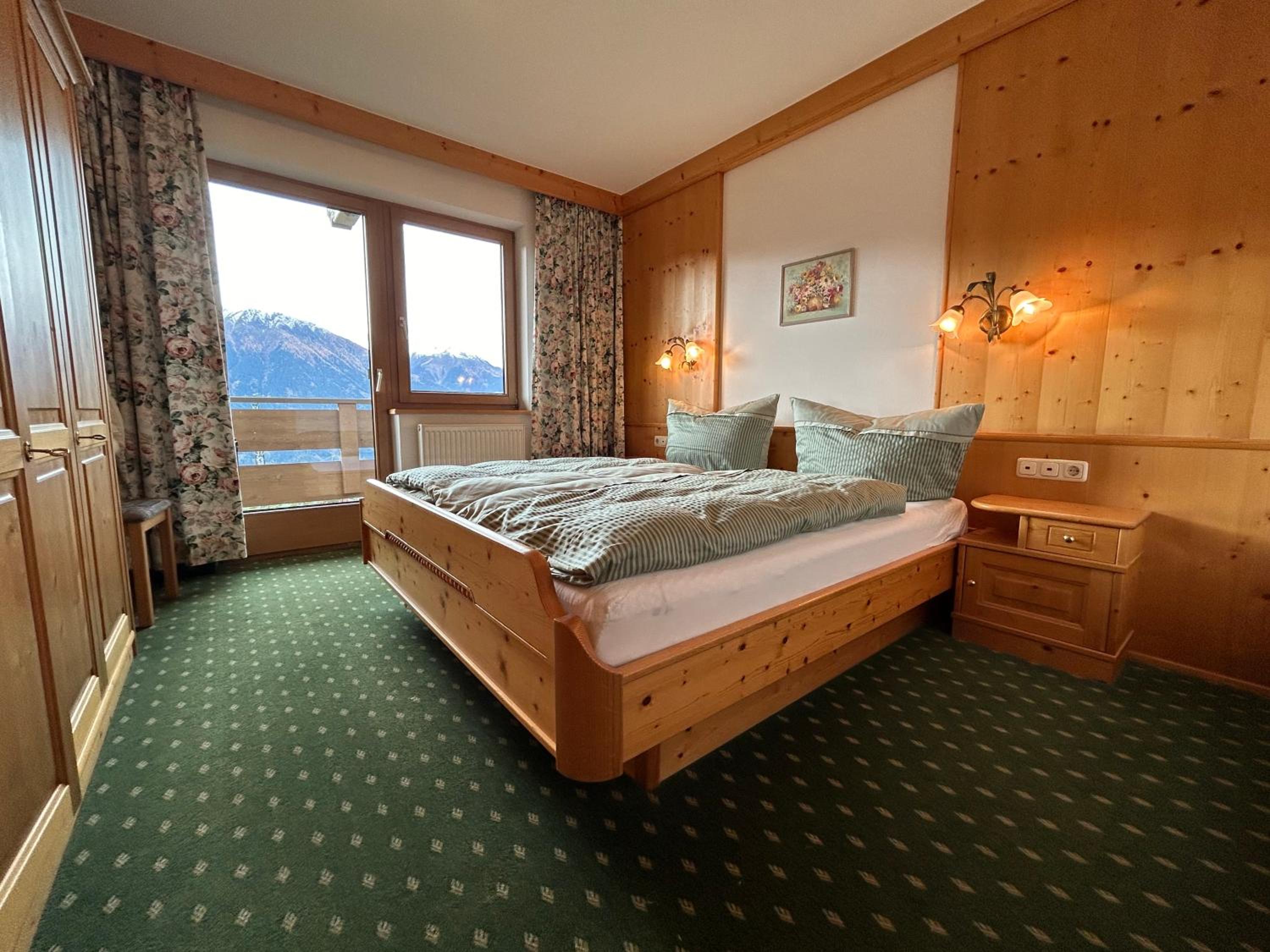 Suite with Mountain View photo 2