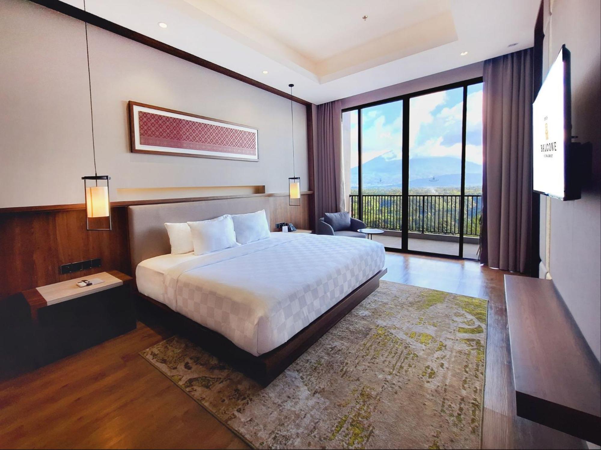 Junior Suite with Mountain View