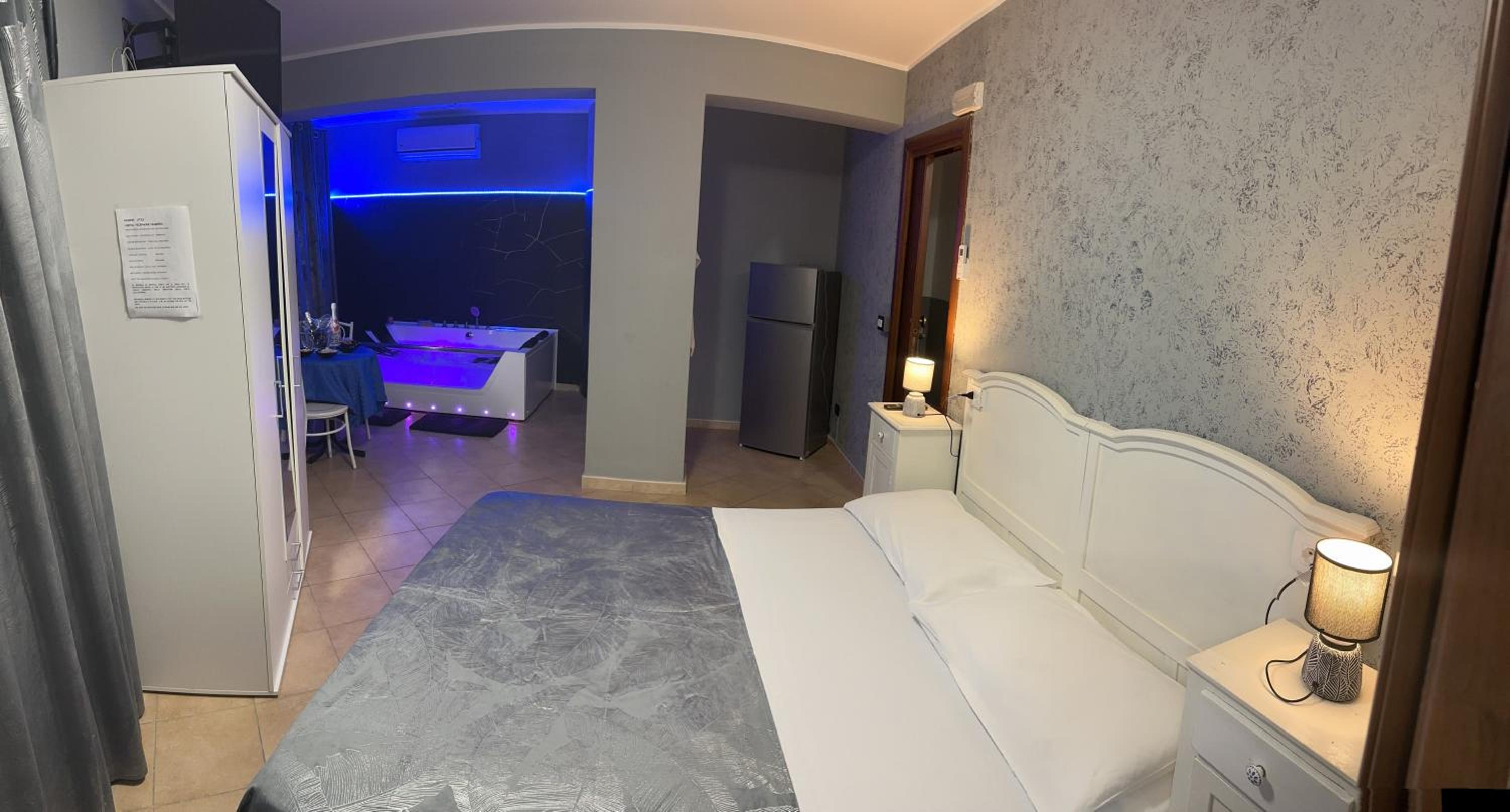 Deluxe Suite with Spa Bath photo 1