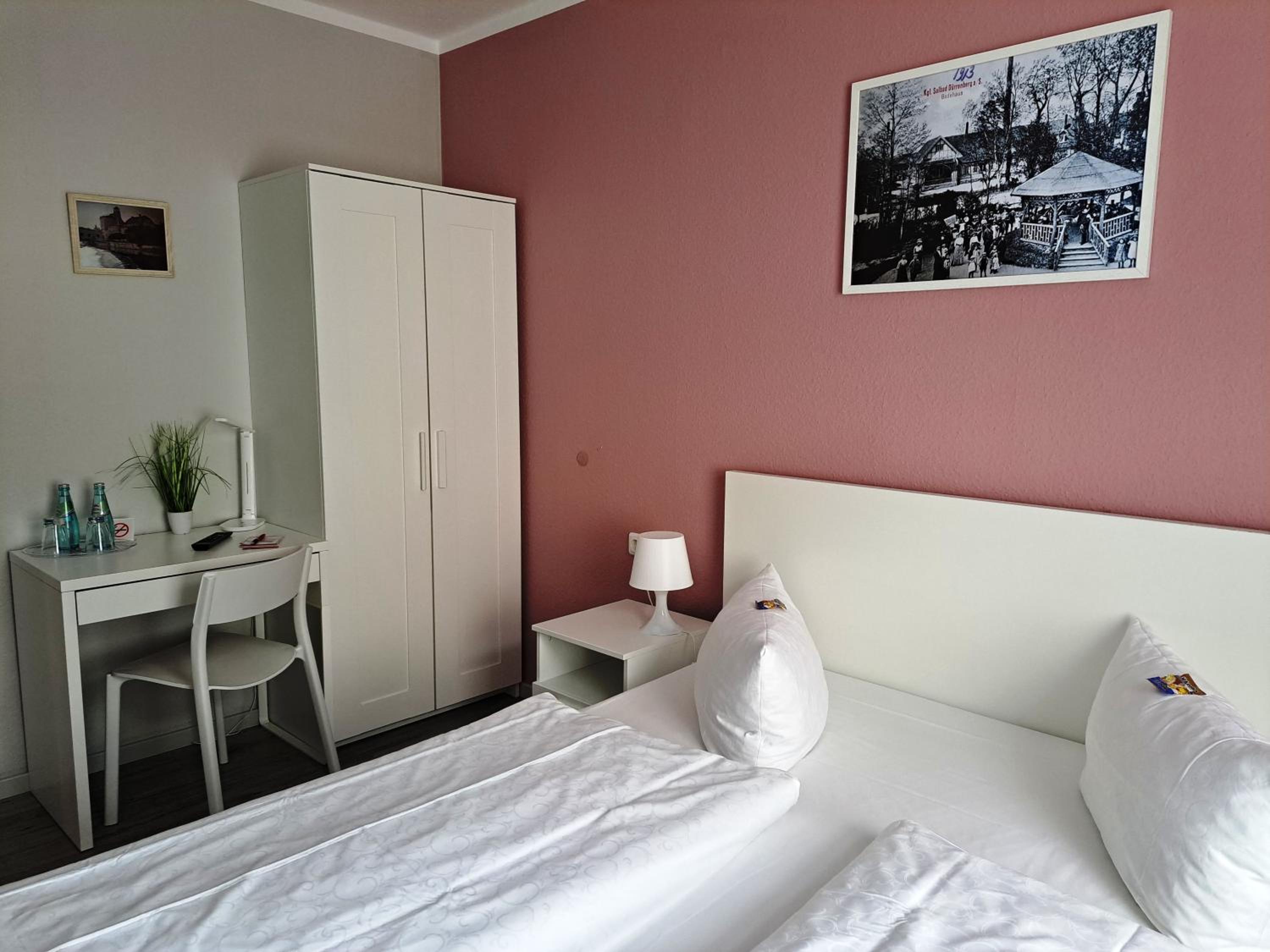 Double Room - Photo 7