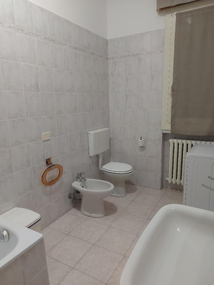 Standard King Room - Photo 9