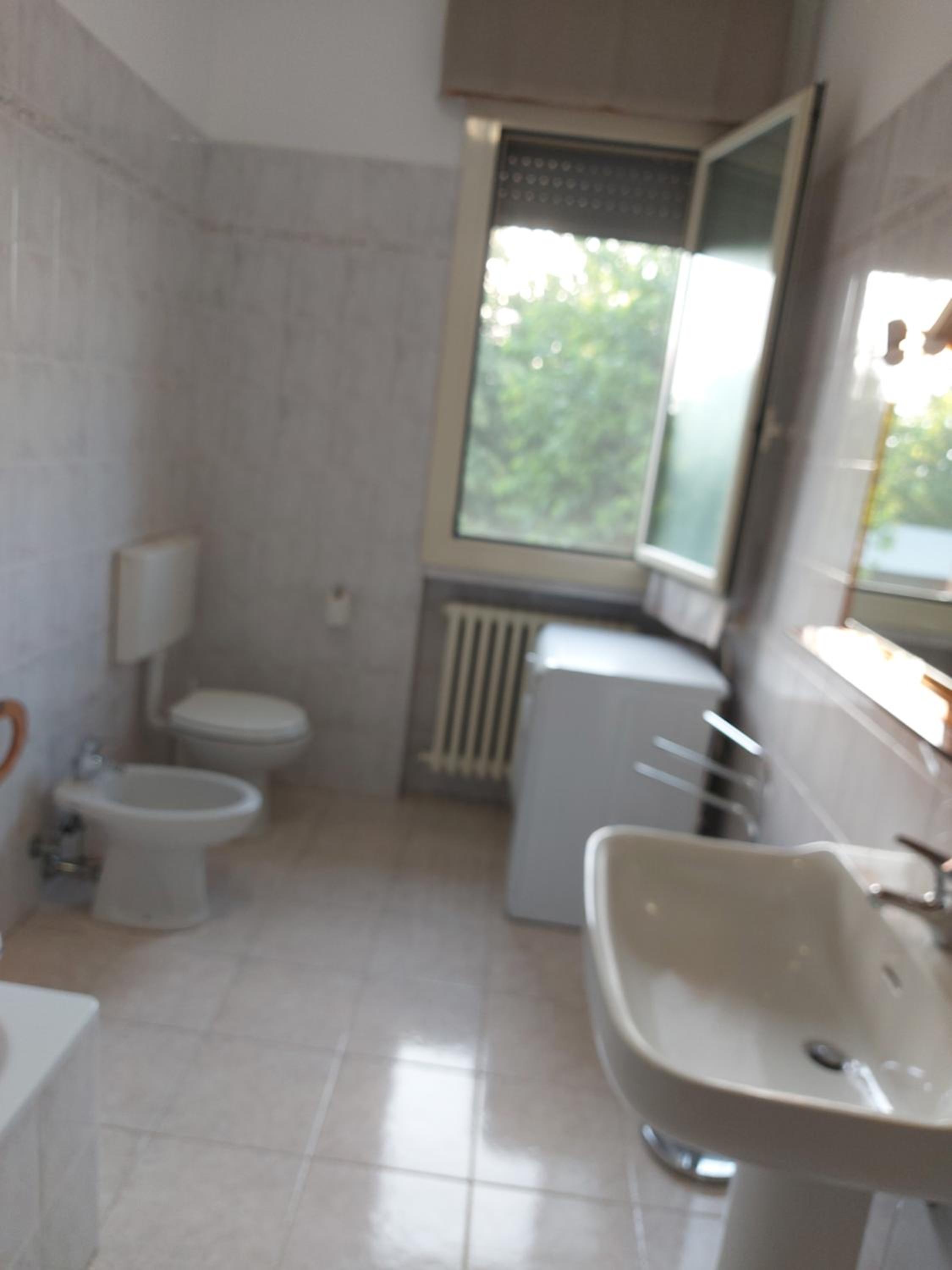 Standard King Room - Photo 3