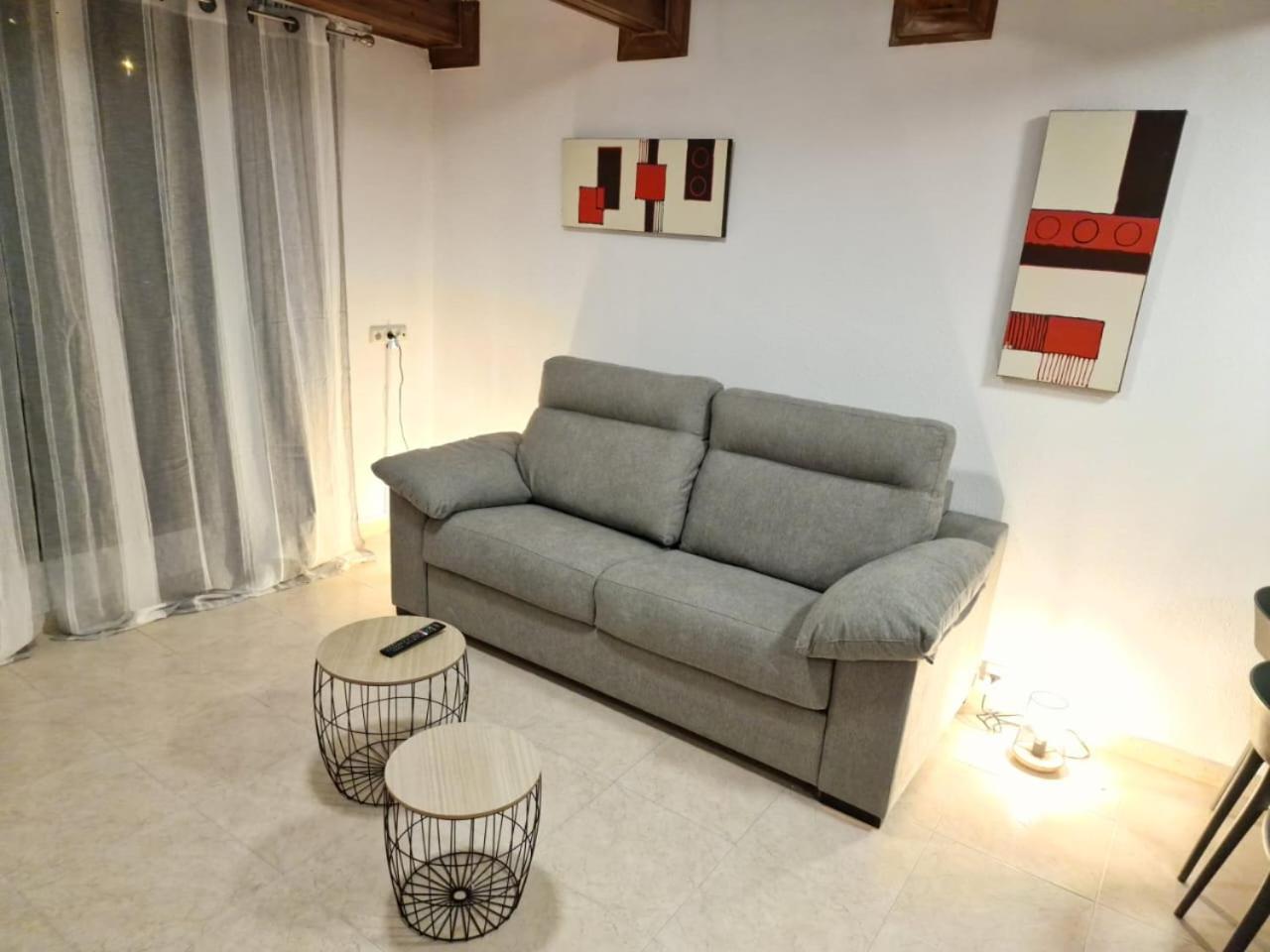 Studio with Balcony photo 1