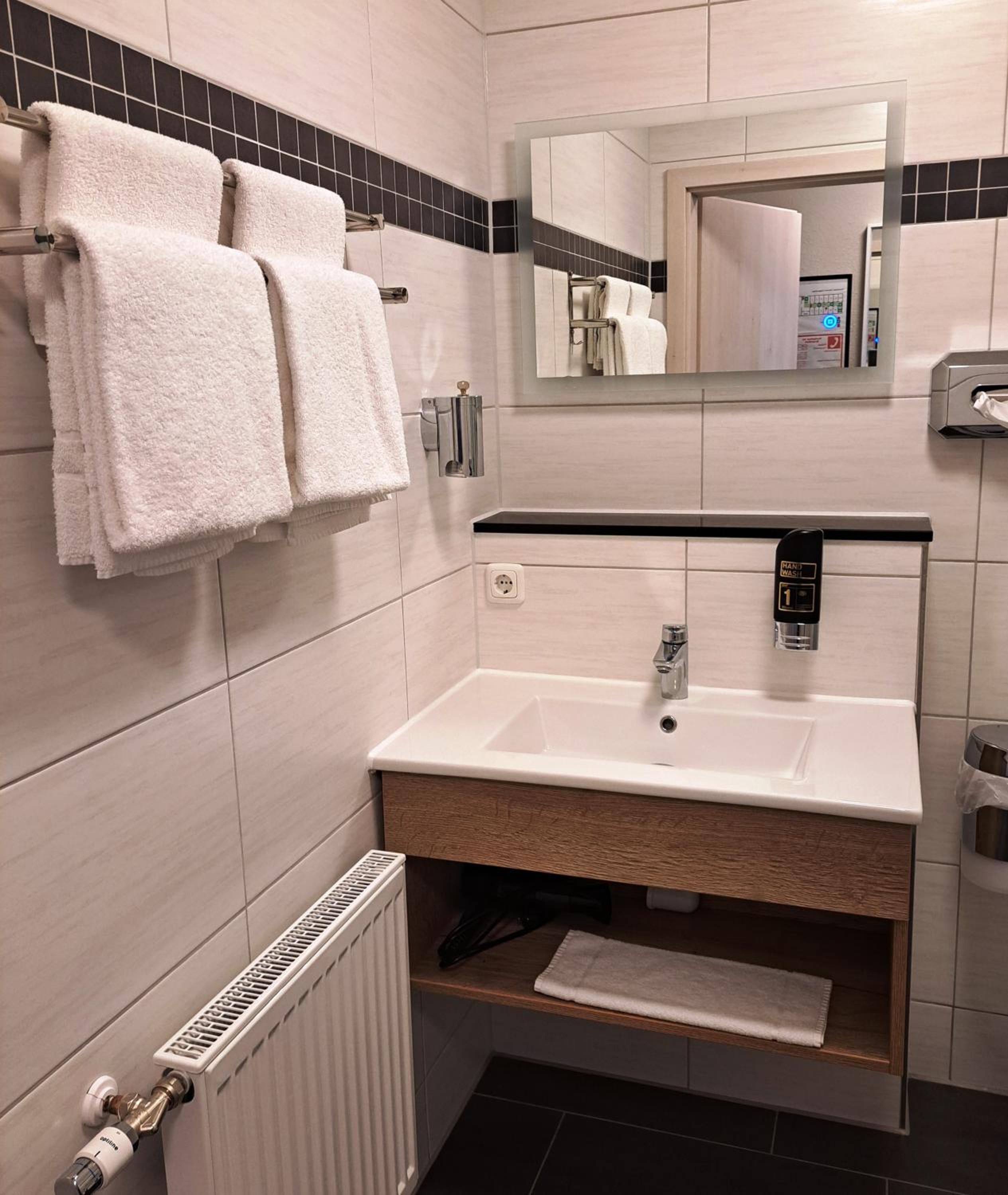 Double Room - Photo 6