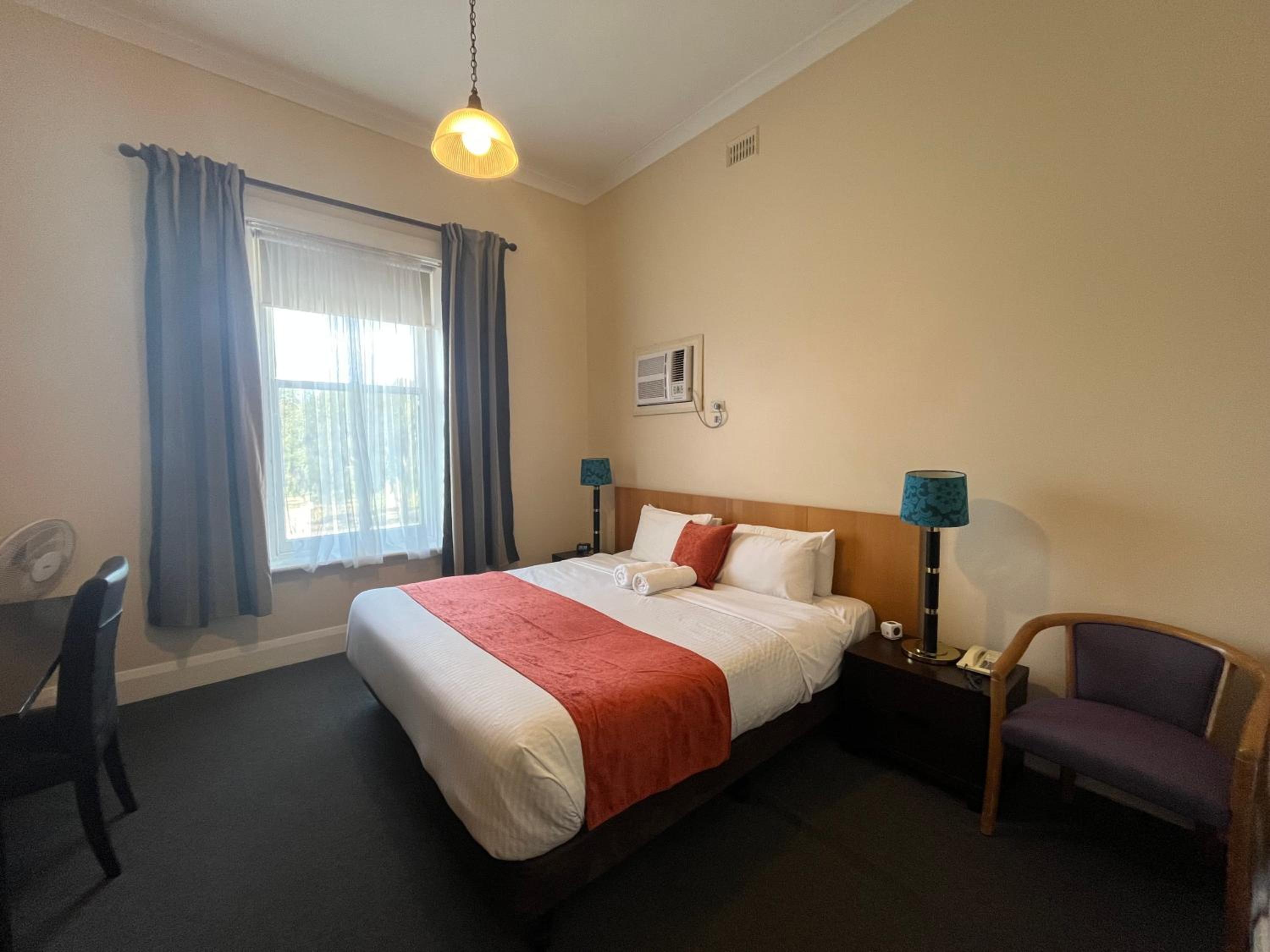 Deluxe Queen Room