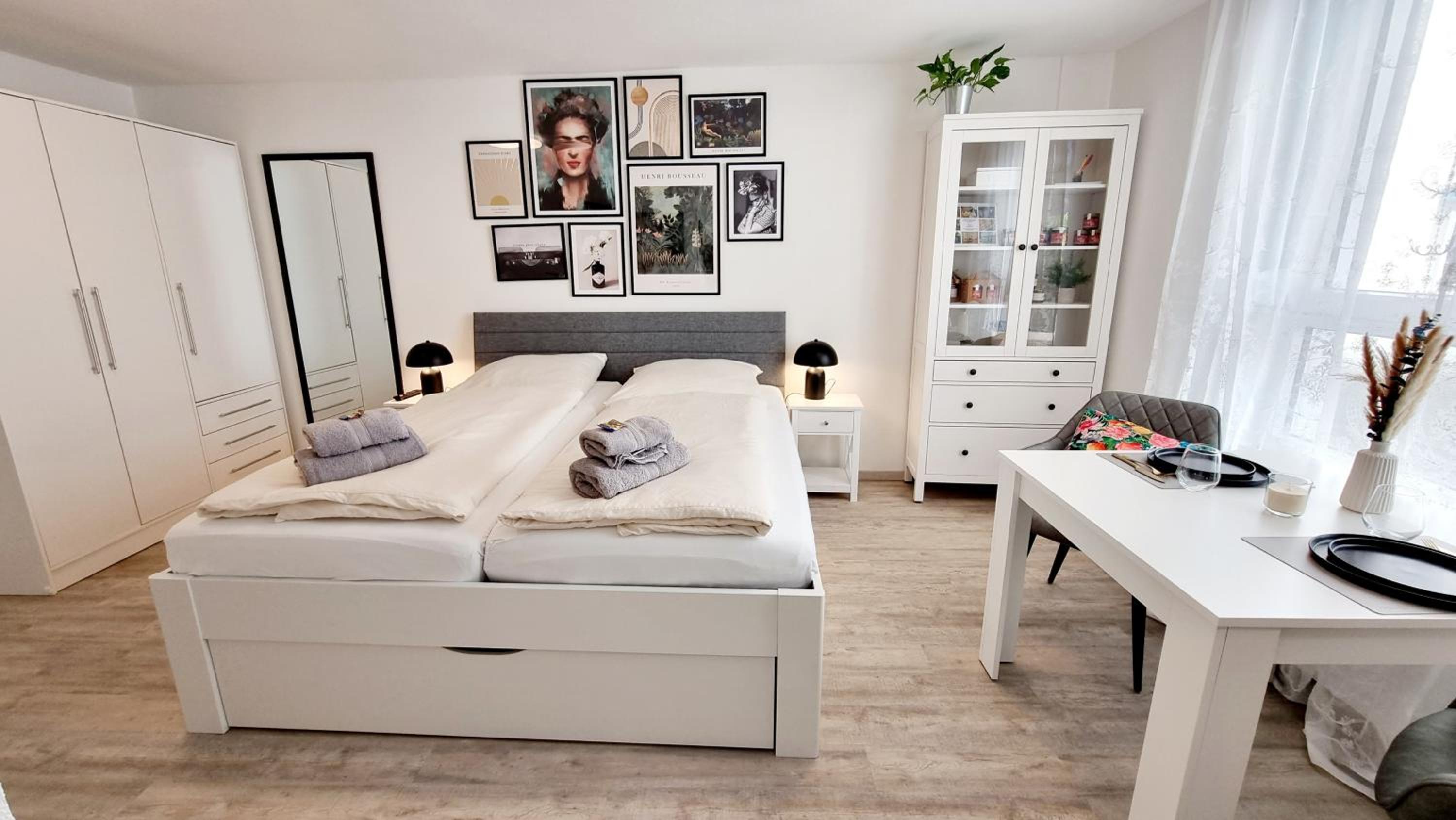 Studio Apartment photo 1