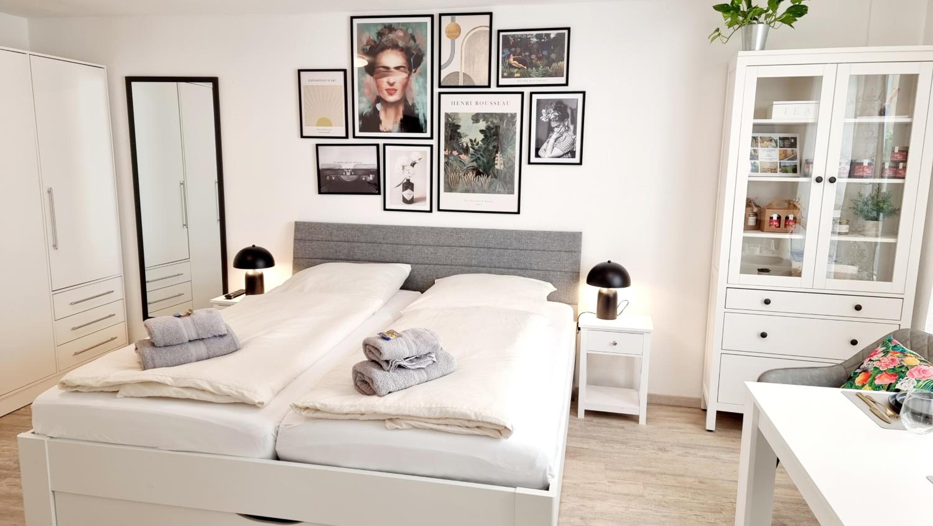 Studio Apartment photo 3