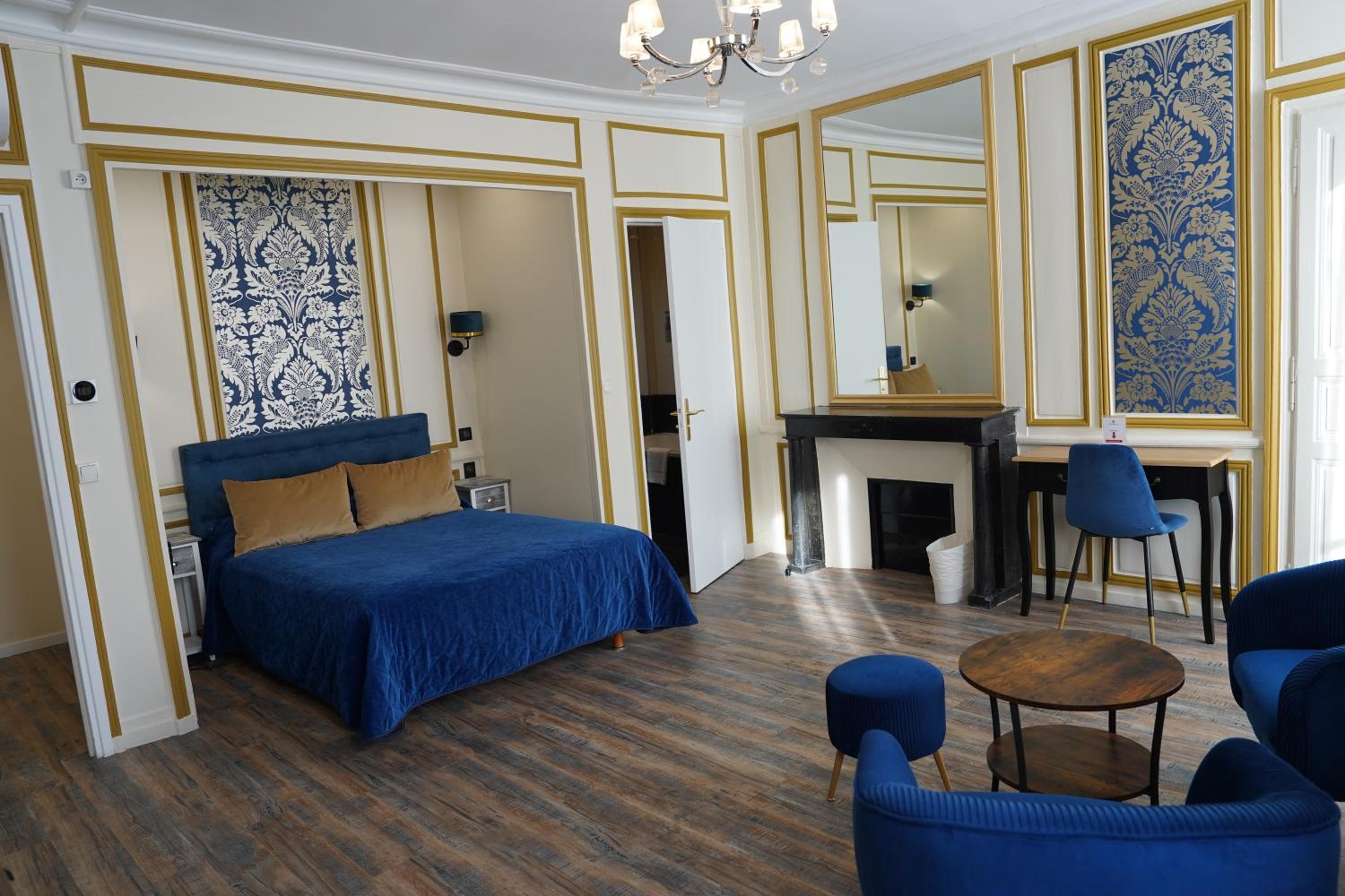 Double Room with Bath photo 2
