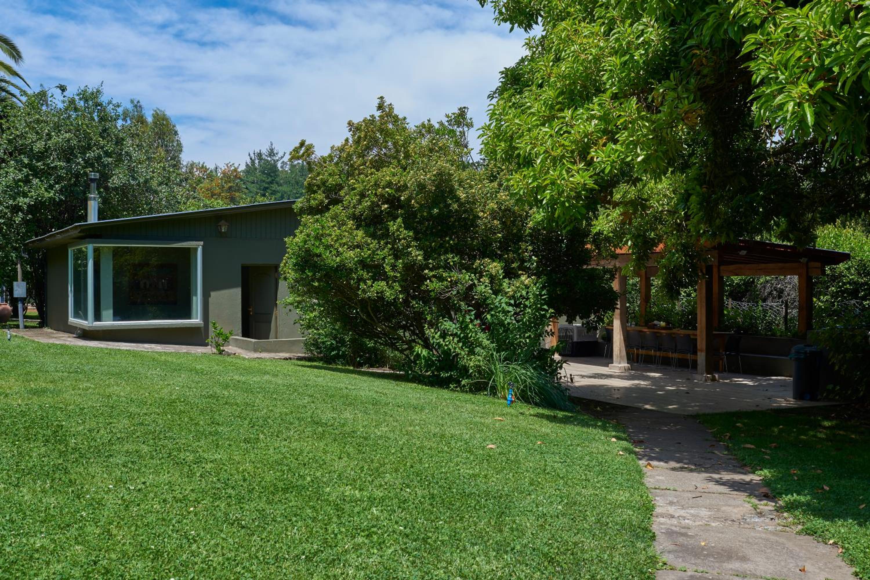 Four-Bedroom House photo 2