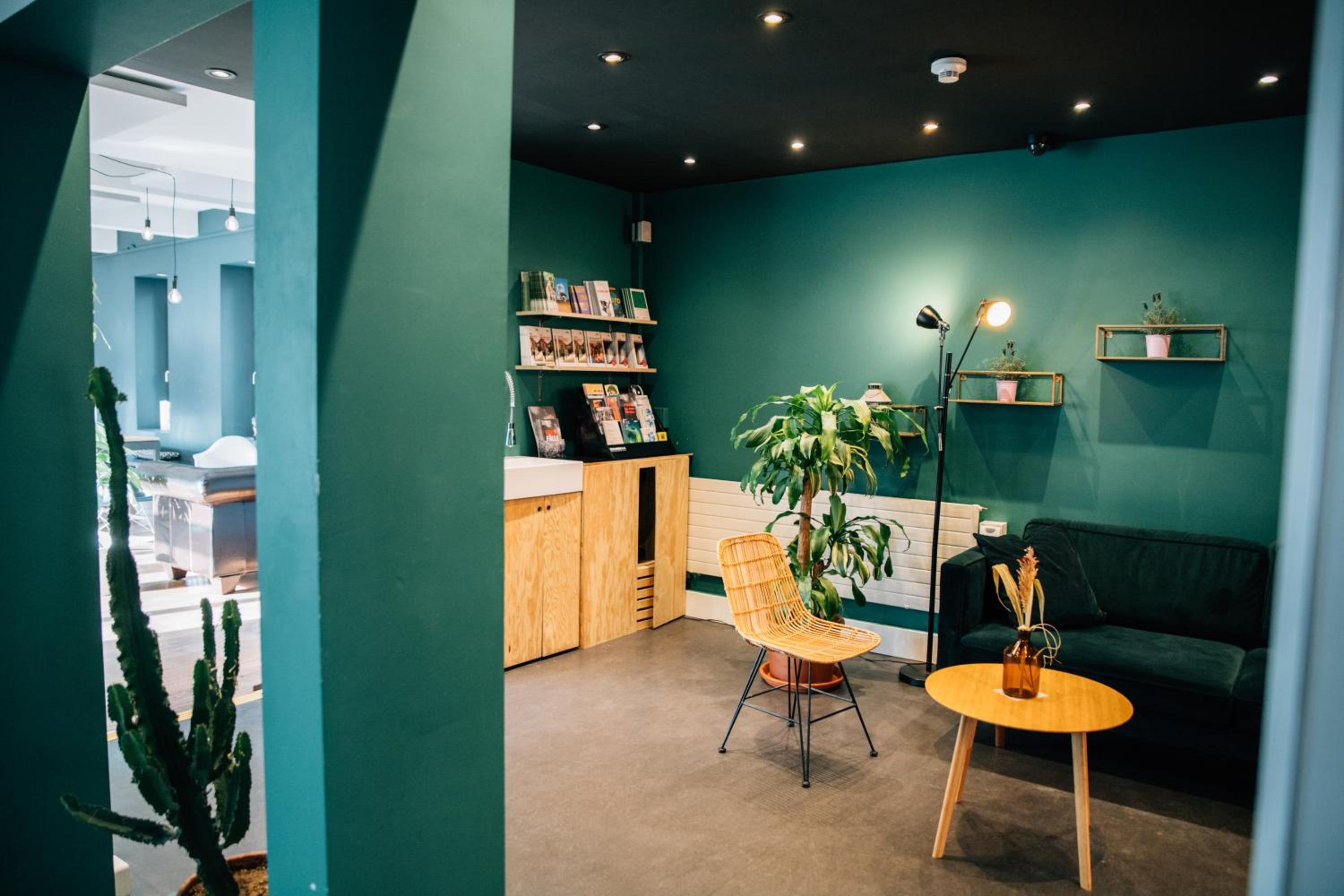 Bed in 6-Bed Female Dormitory Room photo 2