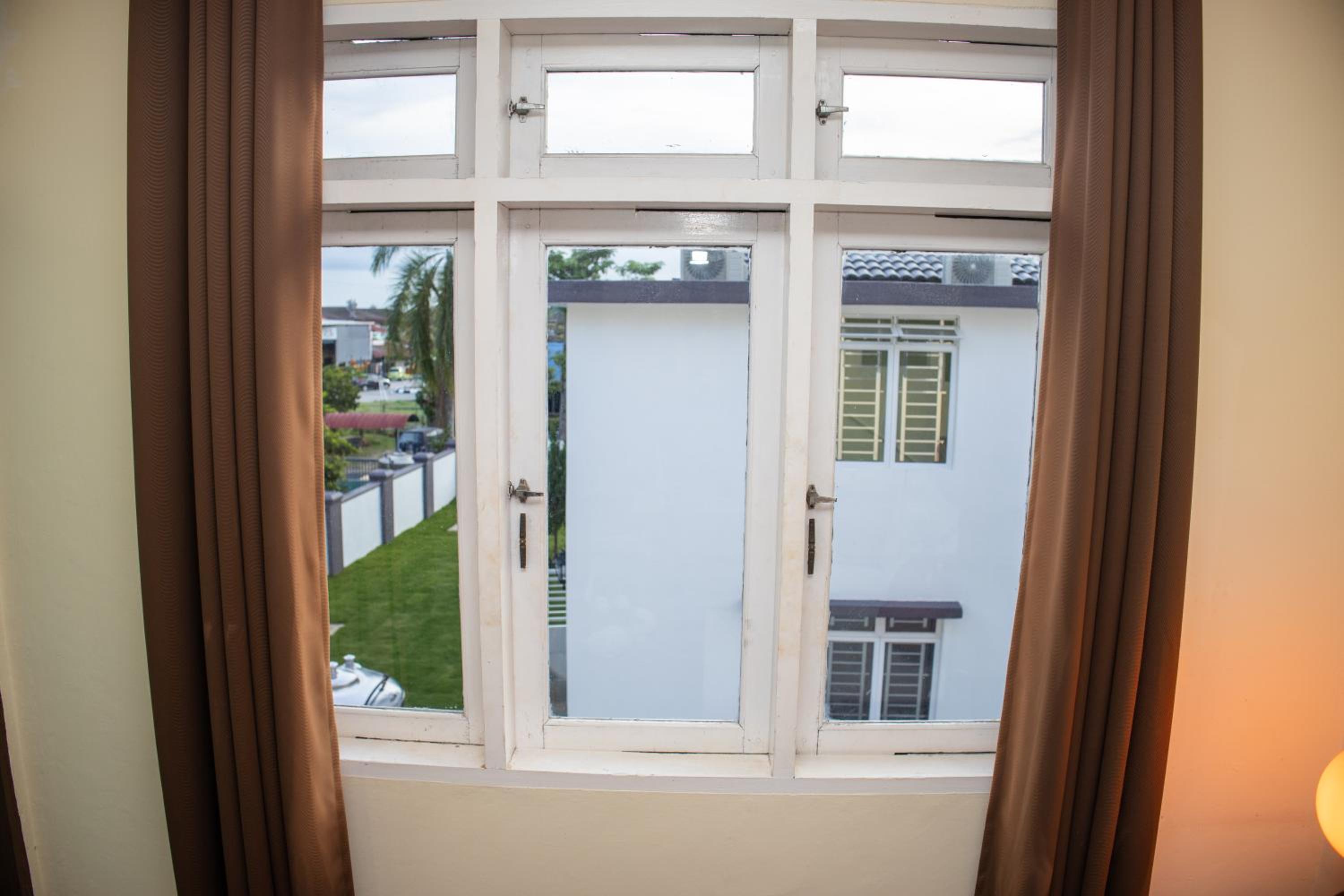 Quadruple Room with Private Bathroom - Photo 3
