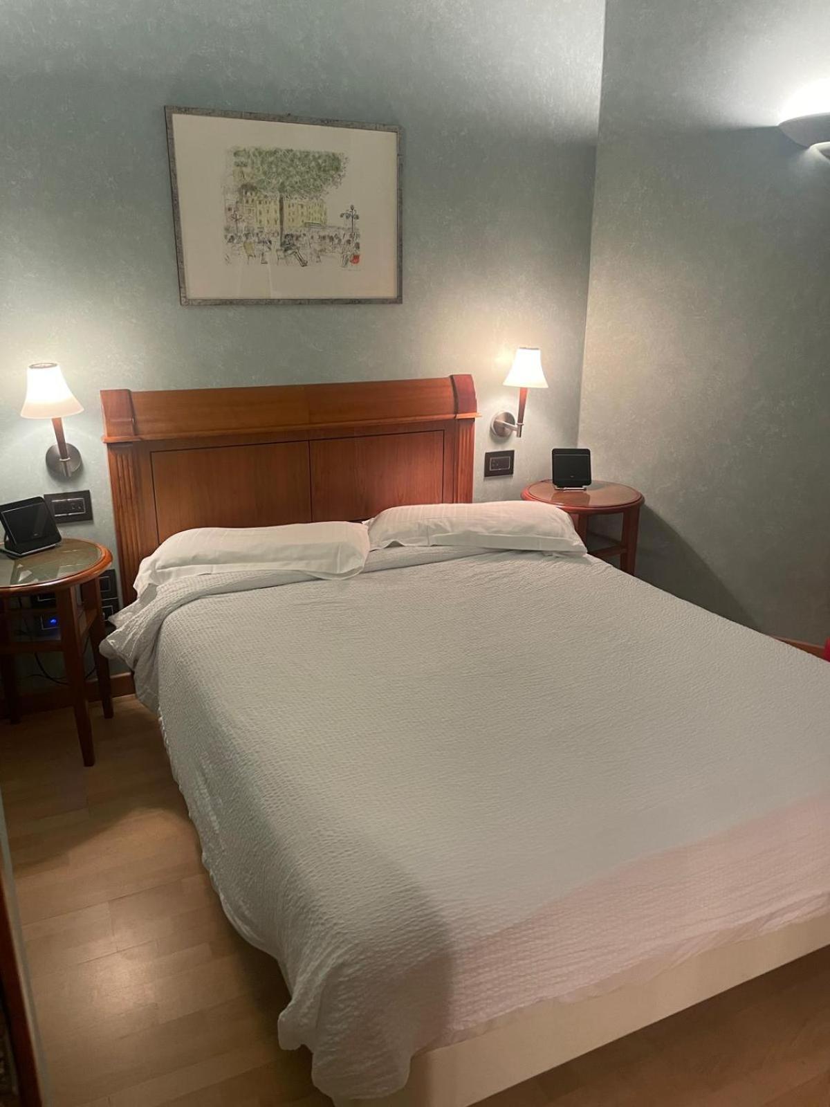 Queen Room photo 1