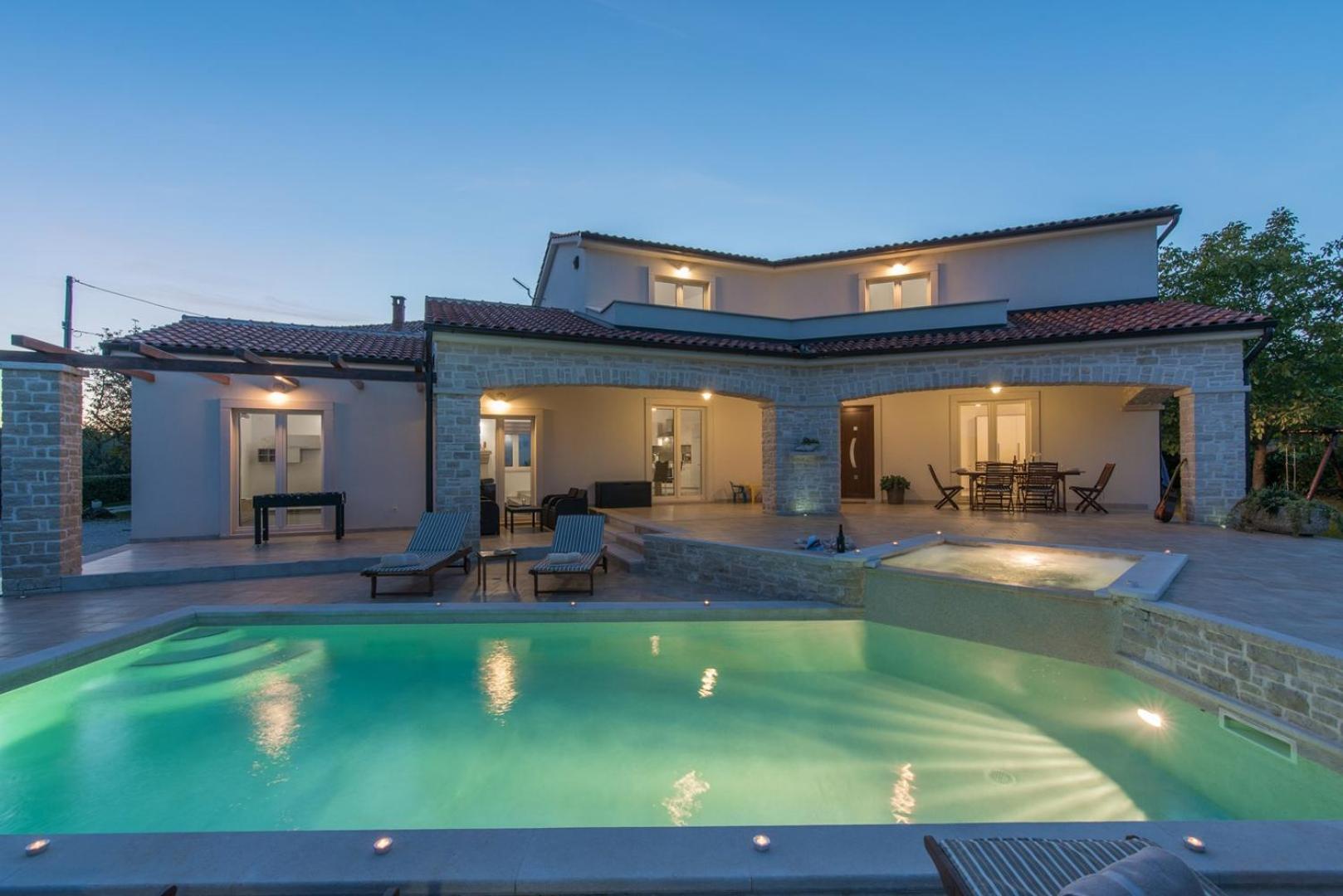 Villa photo 3