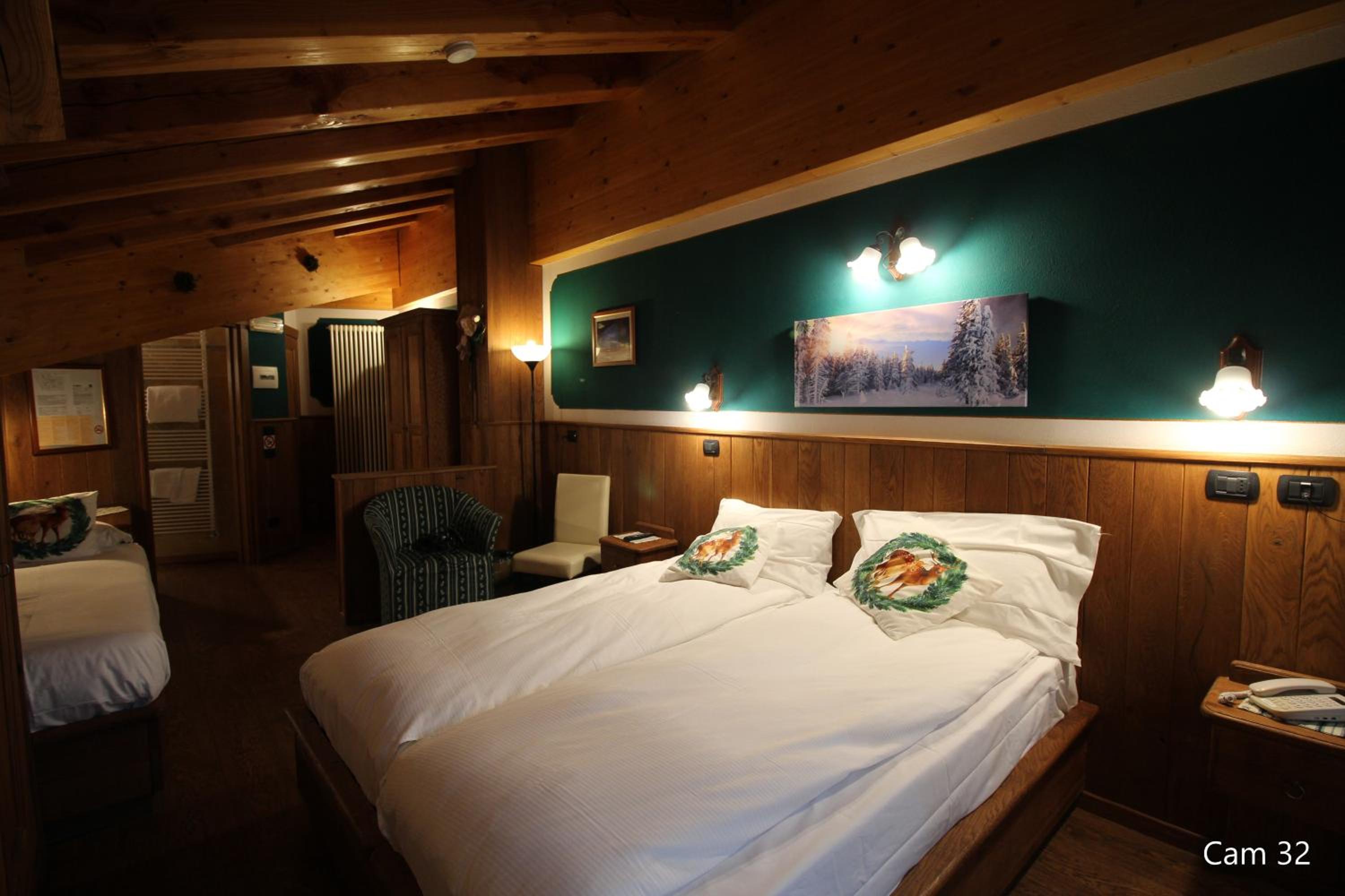 Superior Triple Room photo 2