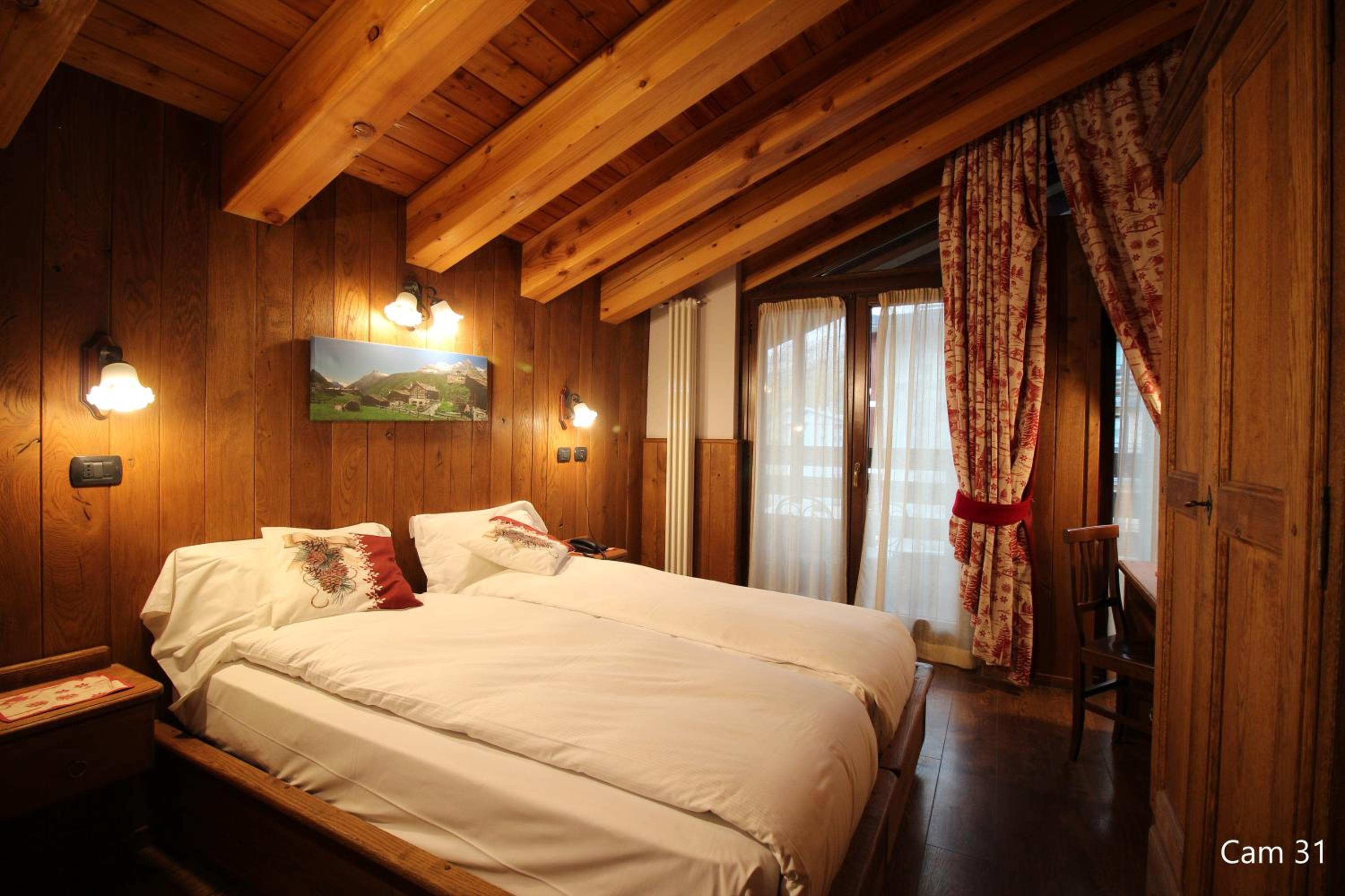 Superior Triple Room photo 3