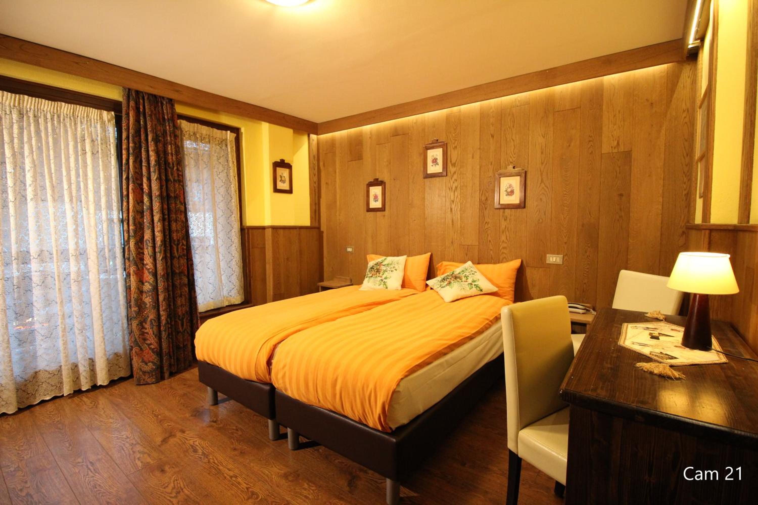 Double or Twin Room photo 3