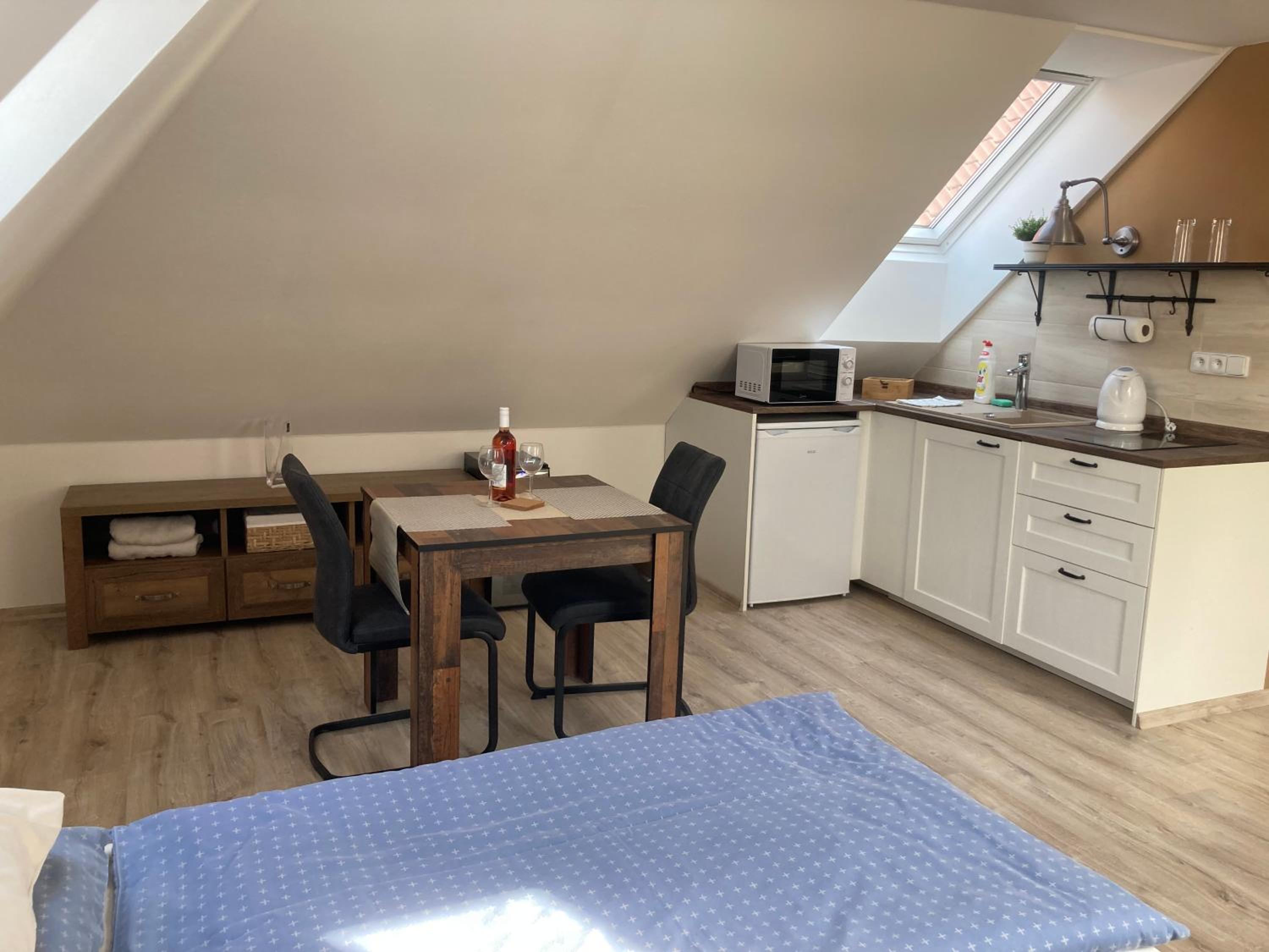 Double or Twin Room with Private Bathroom photo 2