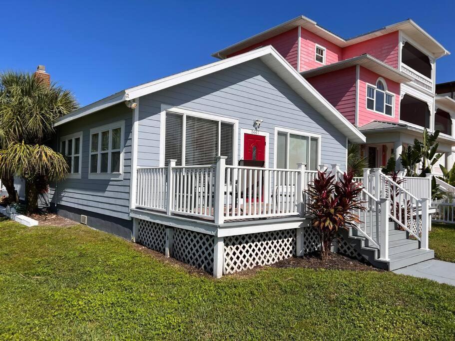 Three-Bedroom House photo 2
