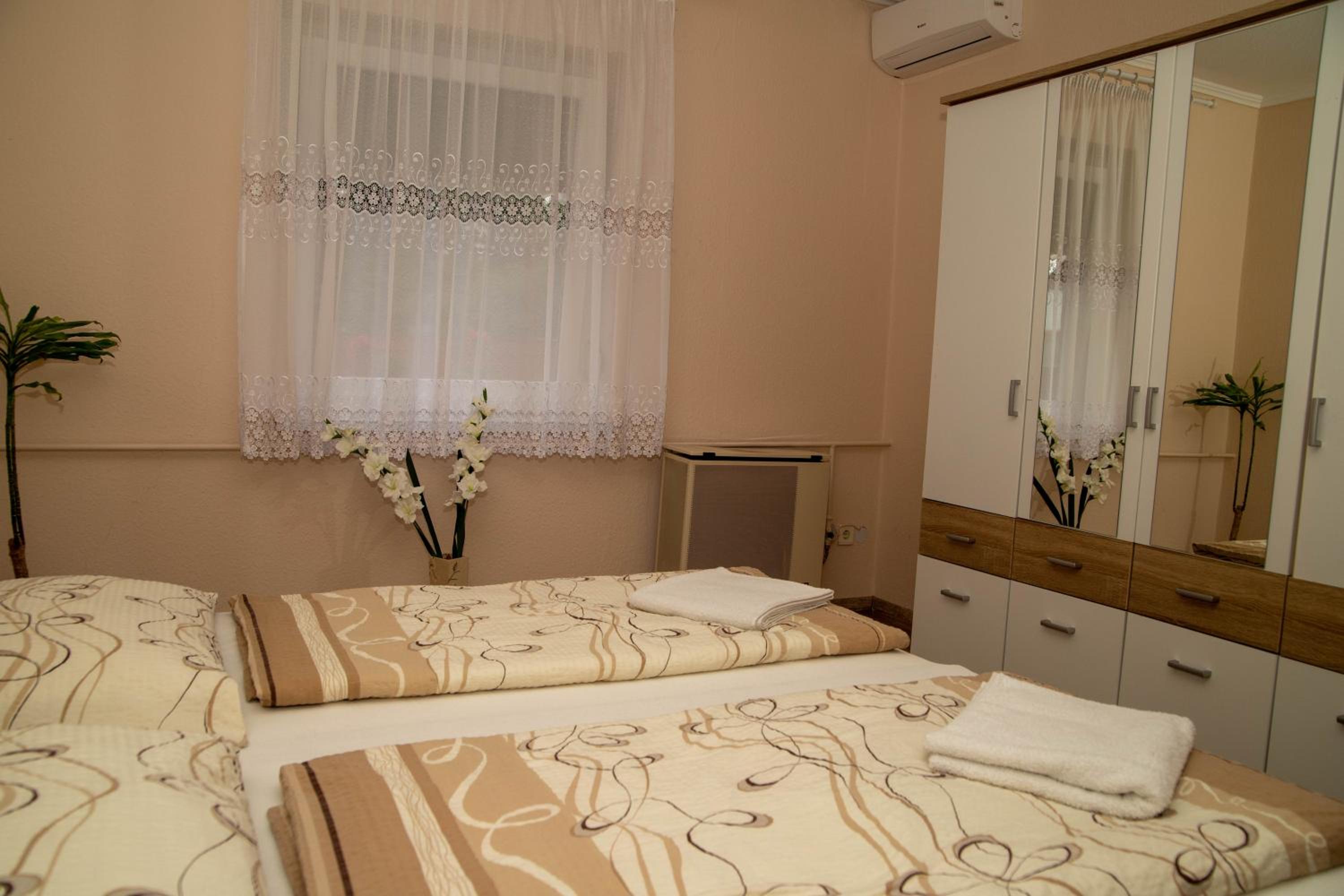 Two-Bedroom Apartment - Photo 5