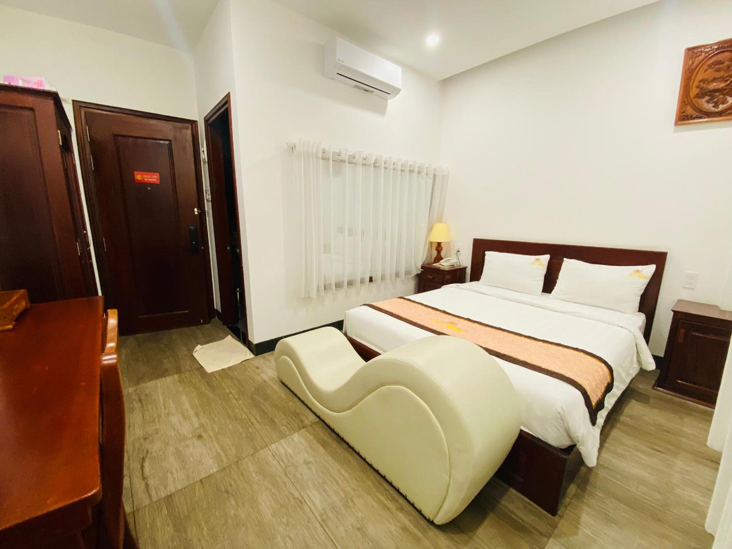 Queen Room