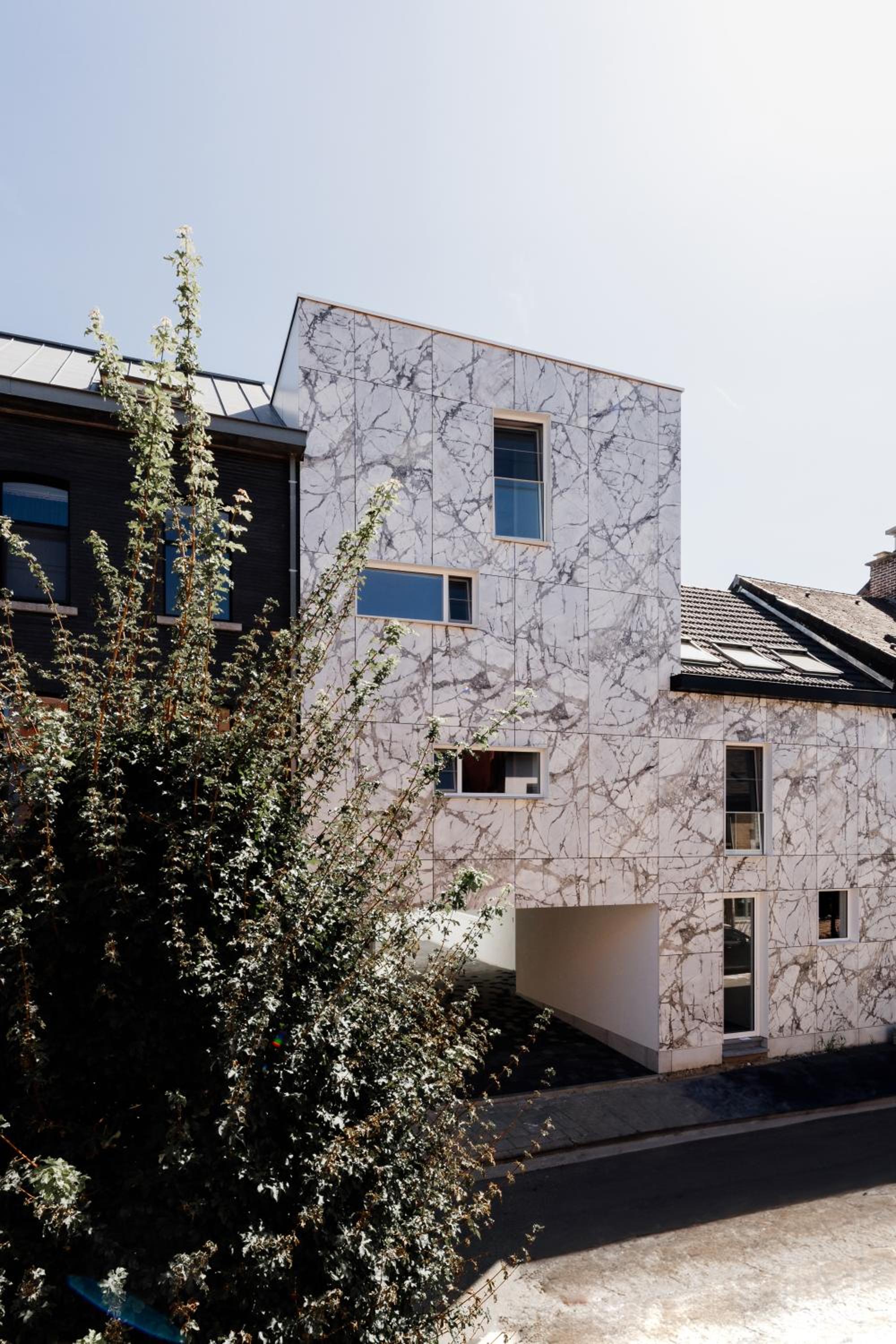 Six-Bedroom House photo 1