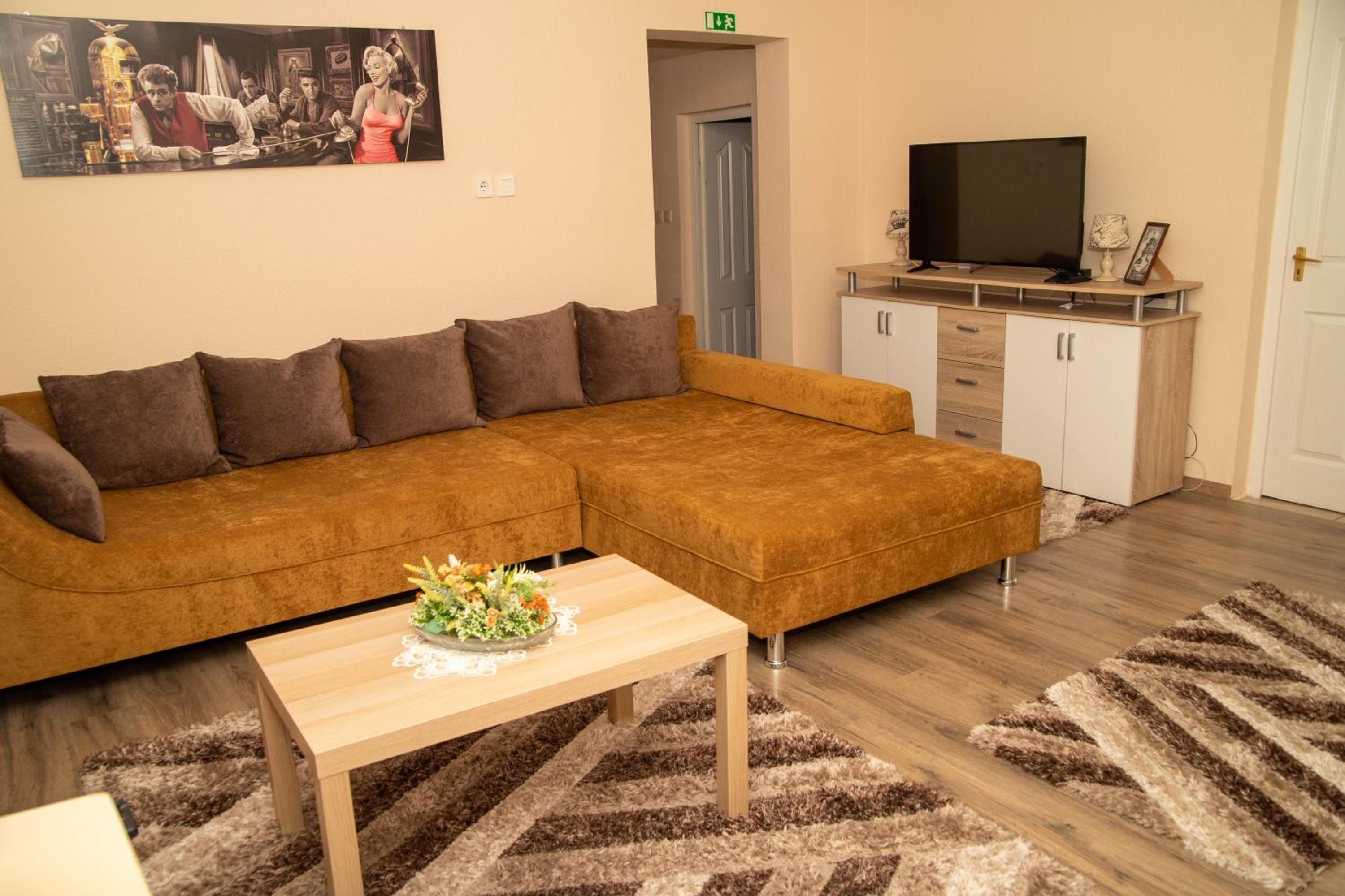 Two-Bedroom Apartment - Photo 3