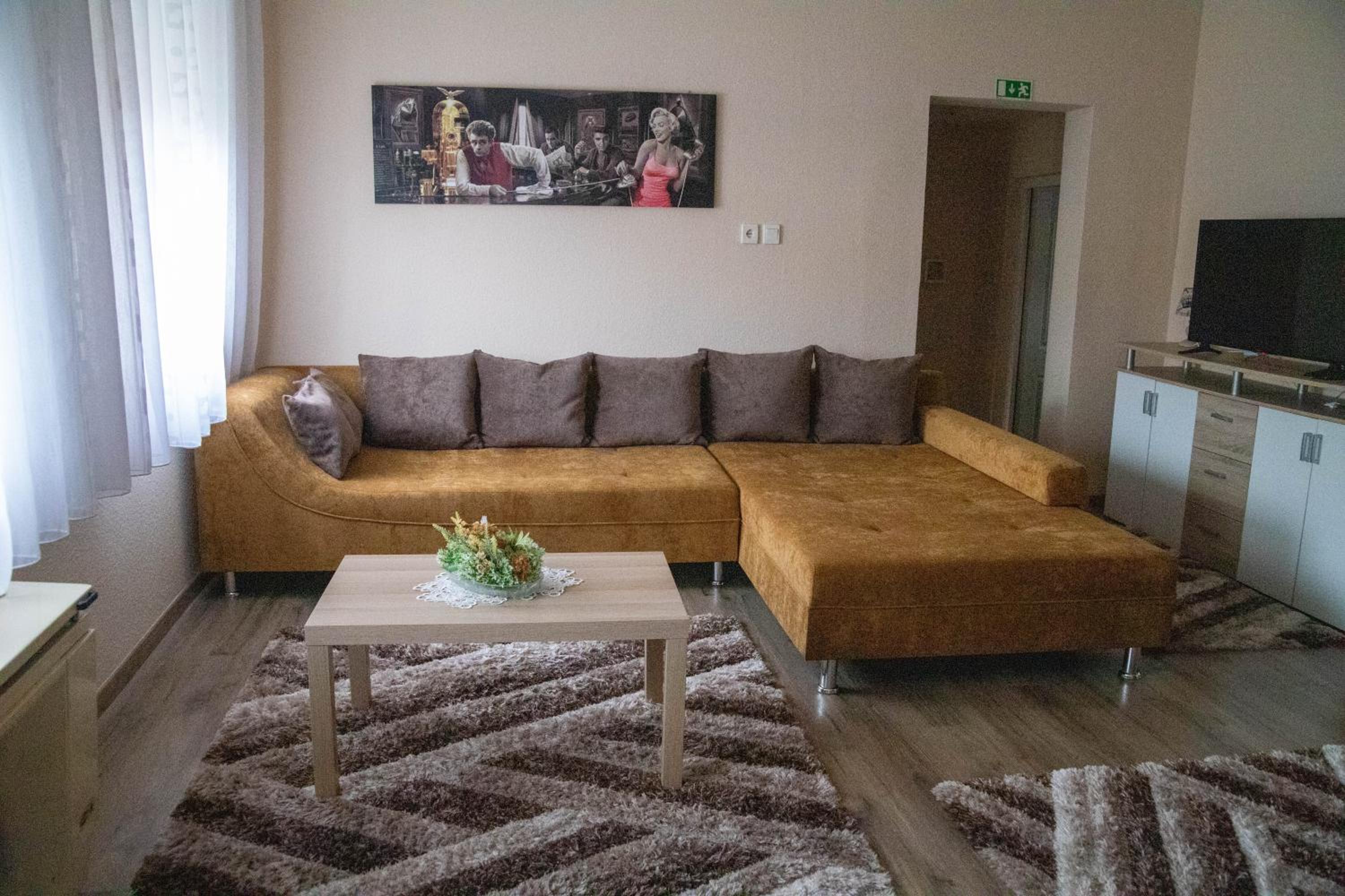 Two-Bedroom Apartment - Photo 2