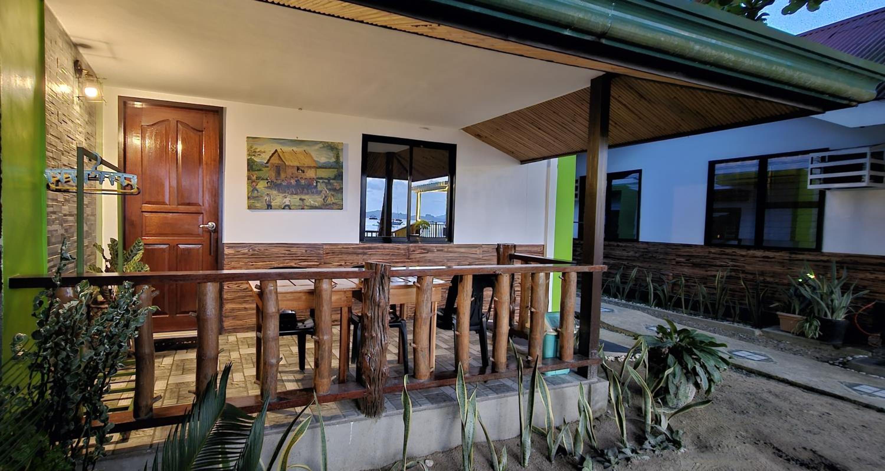 Deluxe Triple Room with Sea View - Photo 4