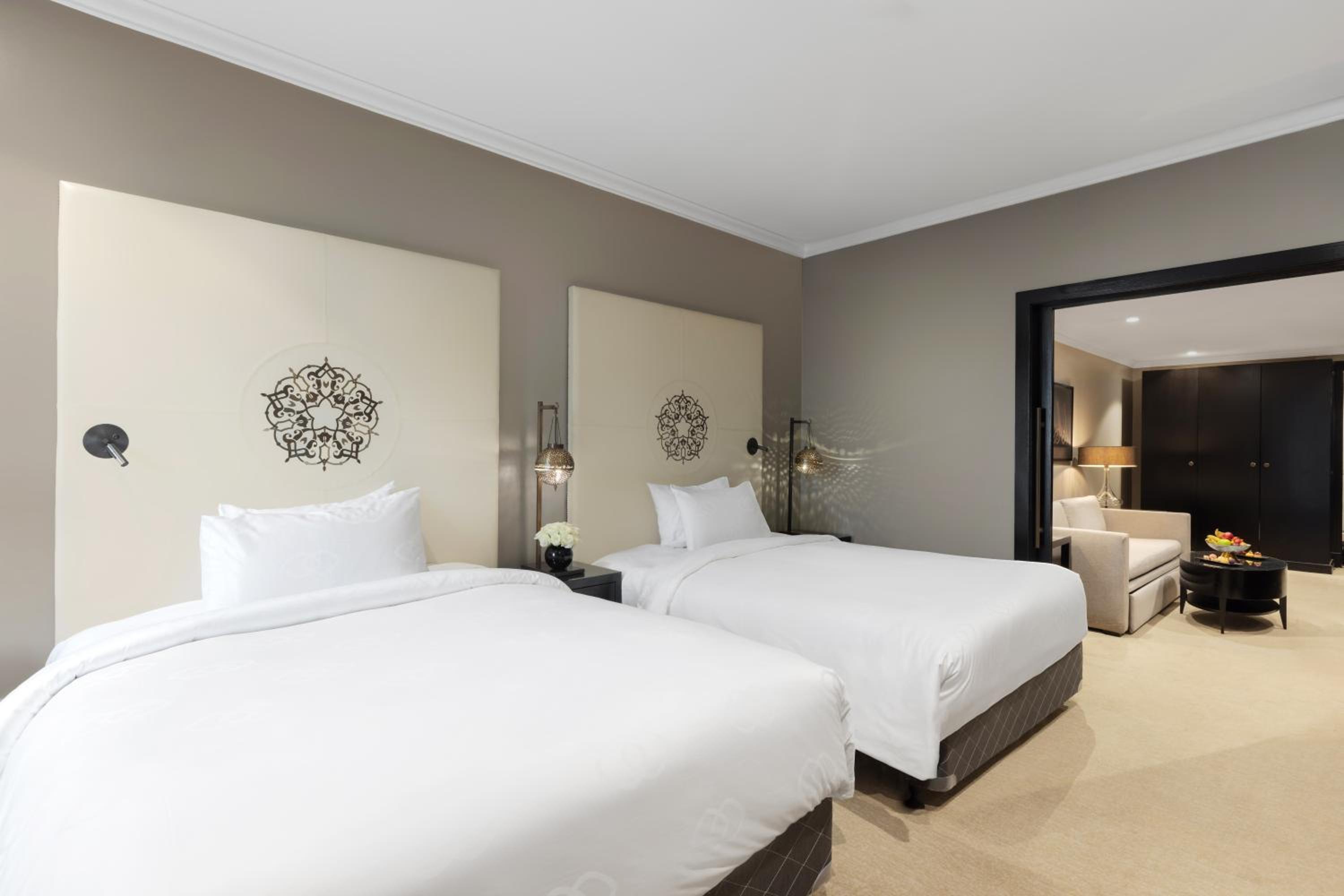 Prestige Twin Suite with Partial Haram Plaza View photo 1