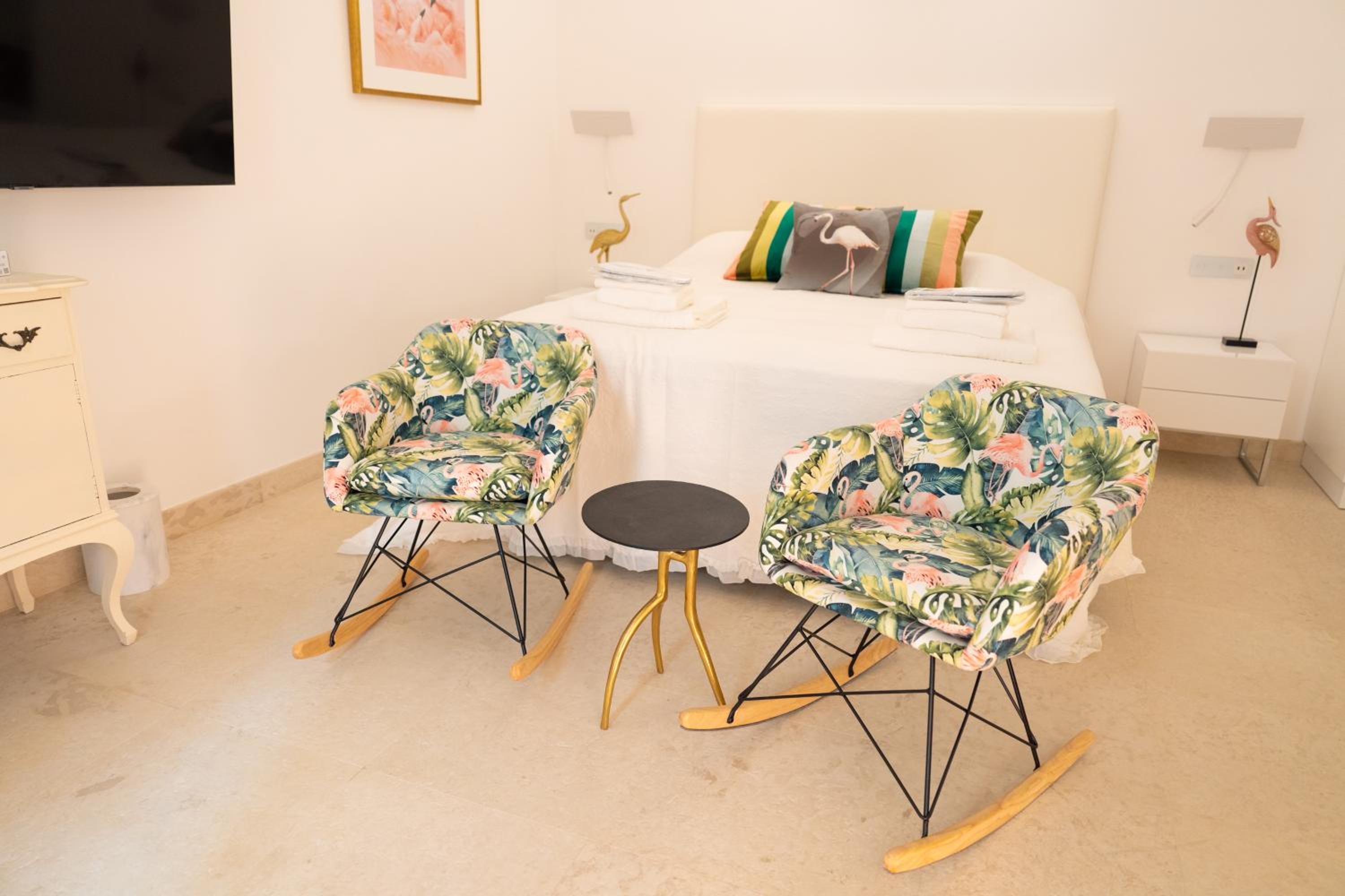 Superior King Room - Photo 14
