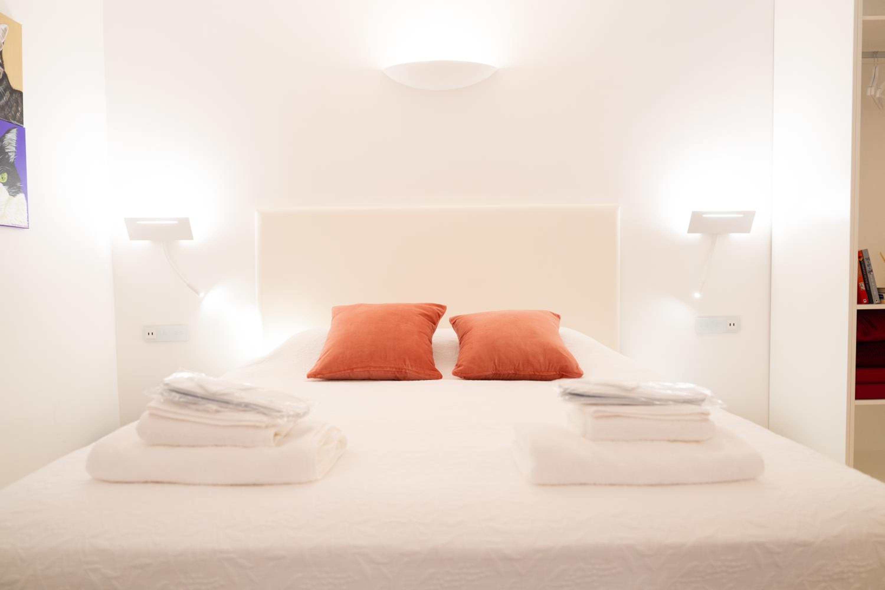 Superior King Room - Photo 9