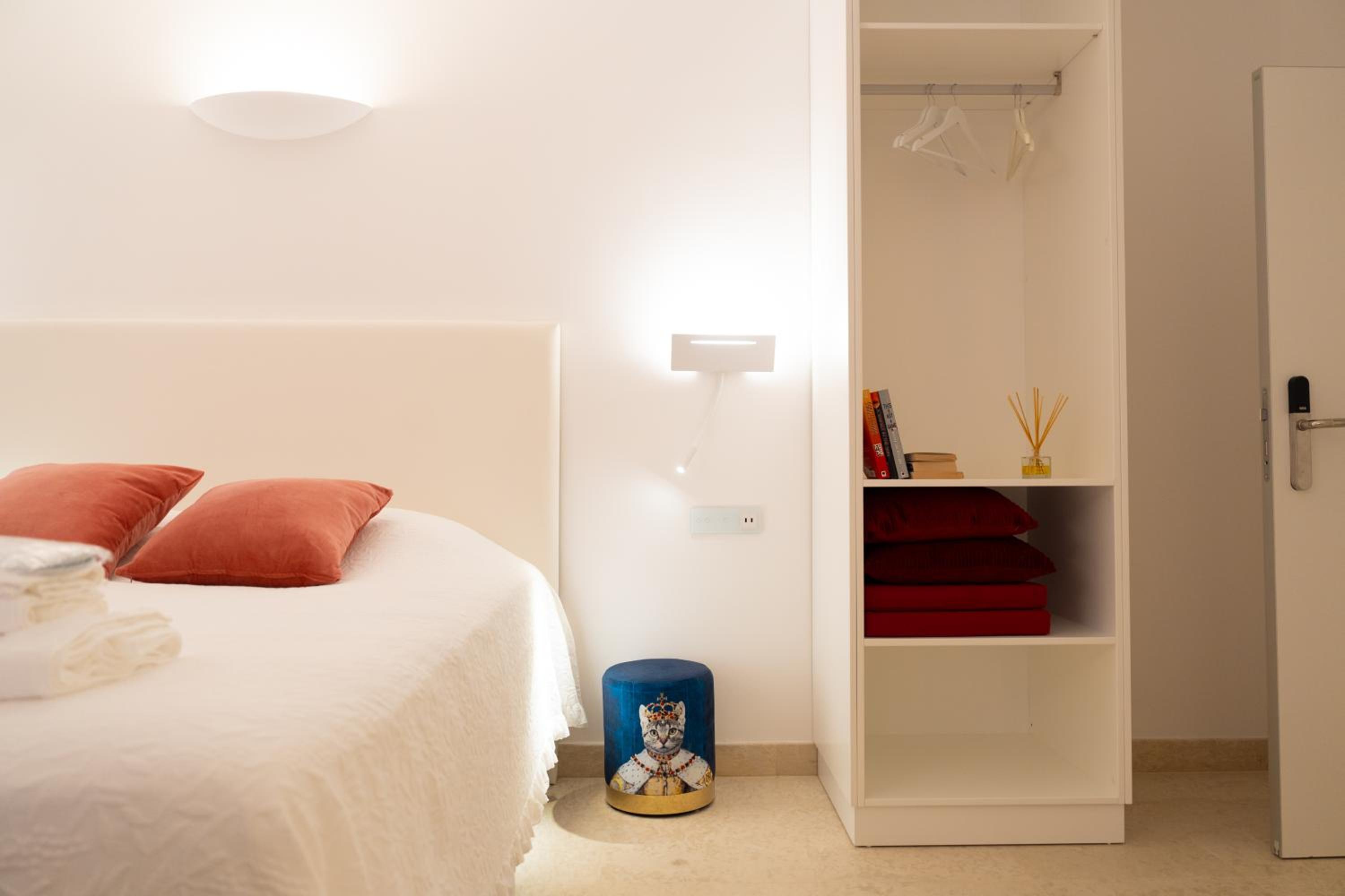 Superior King Room - Photo 5