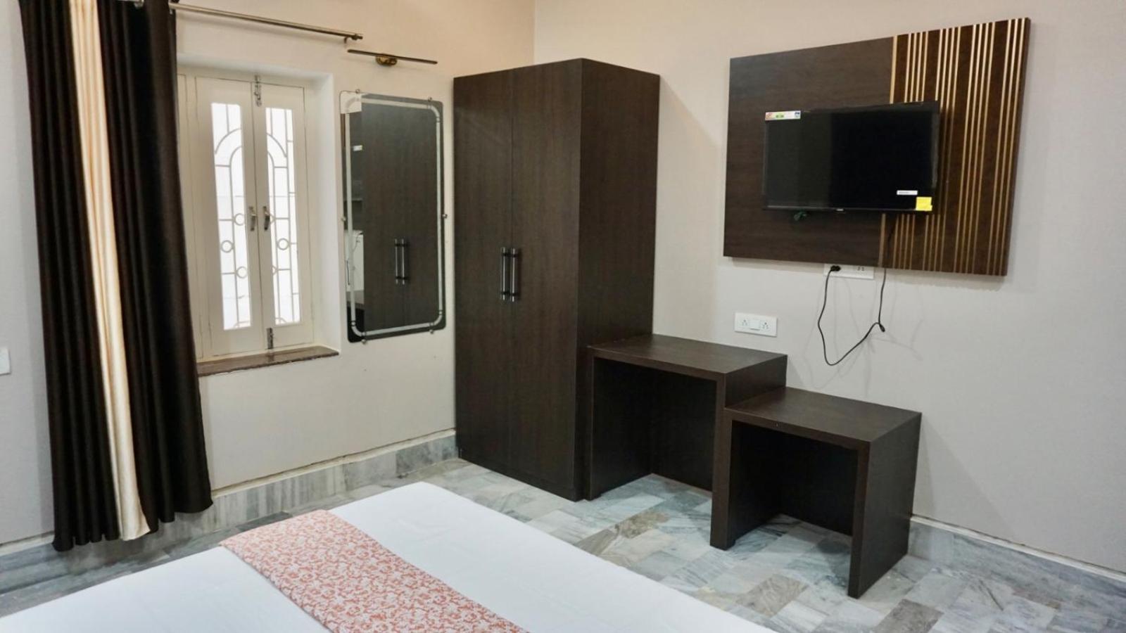 Deluxe Double Room with Bath photo 1