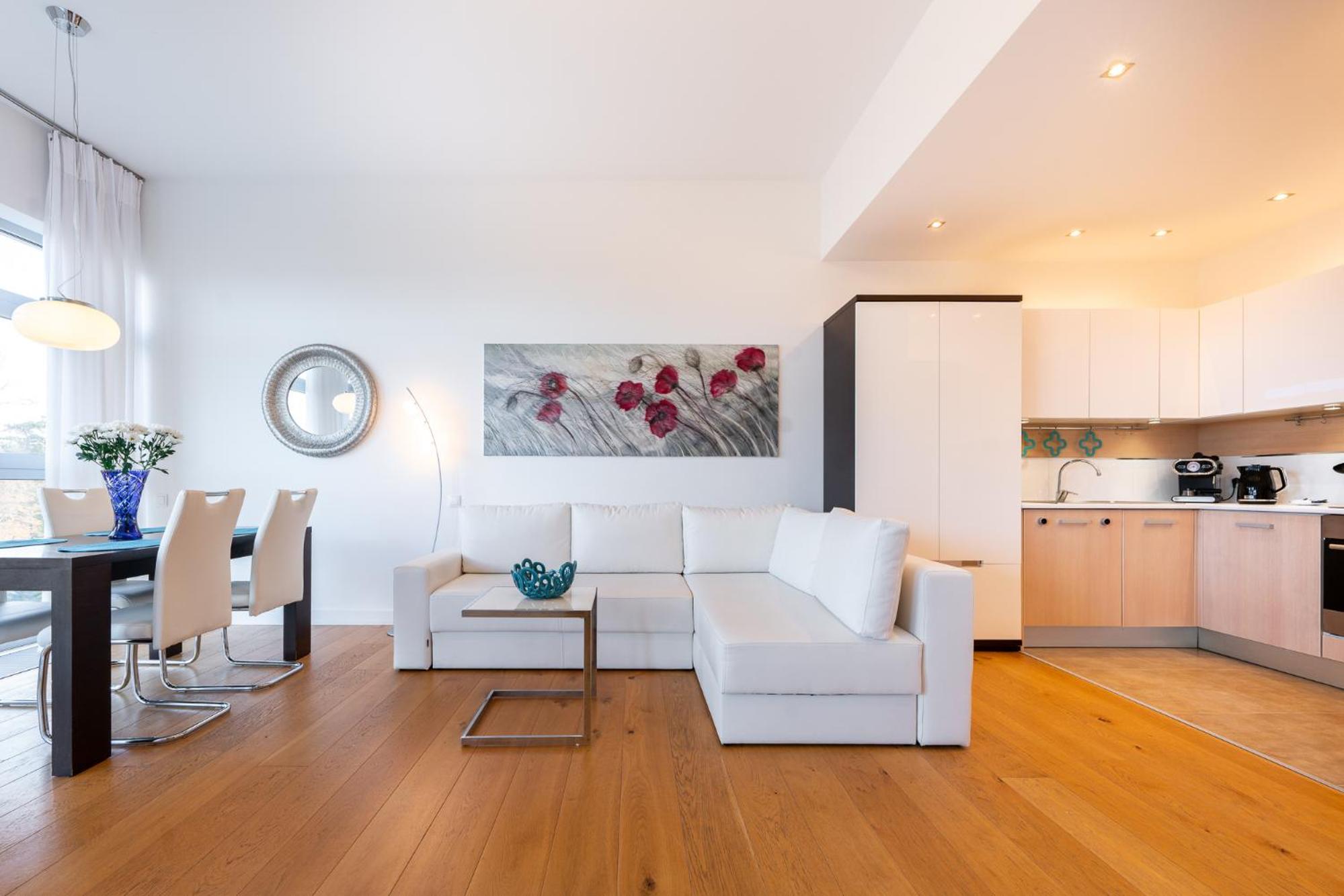 One-Bedroom Apartment with Side Sea View VII