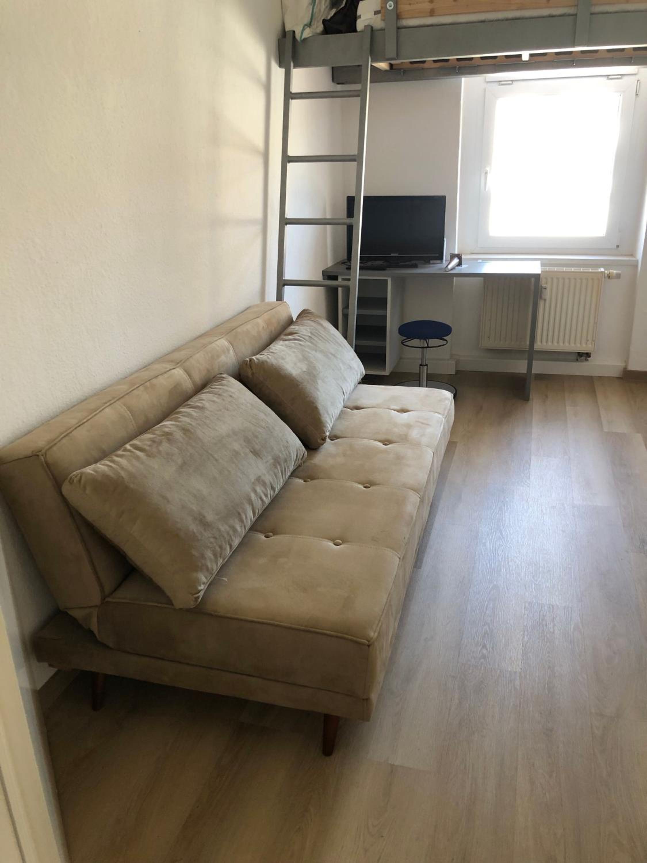 Apartment With Balcony photo 3