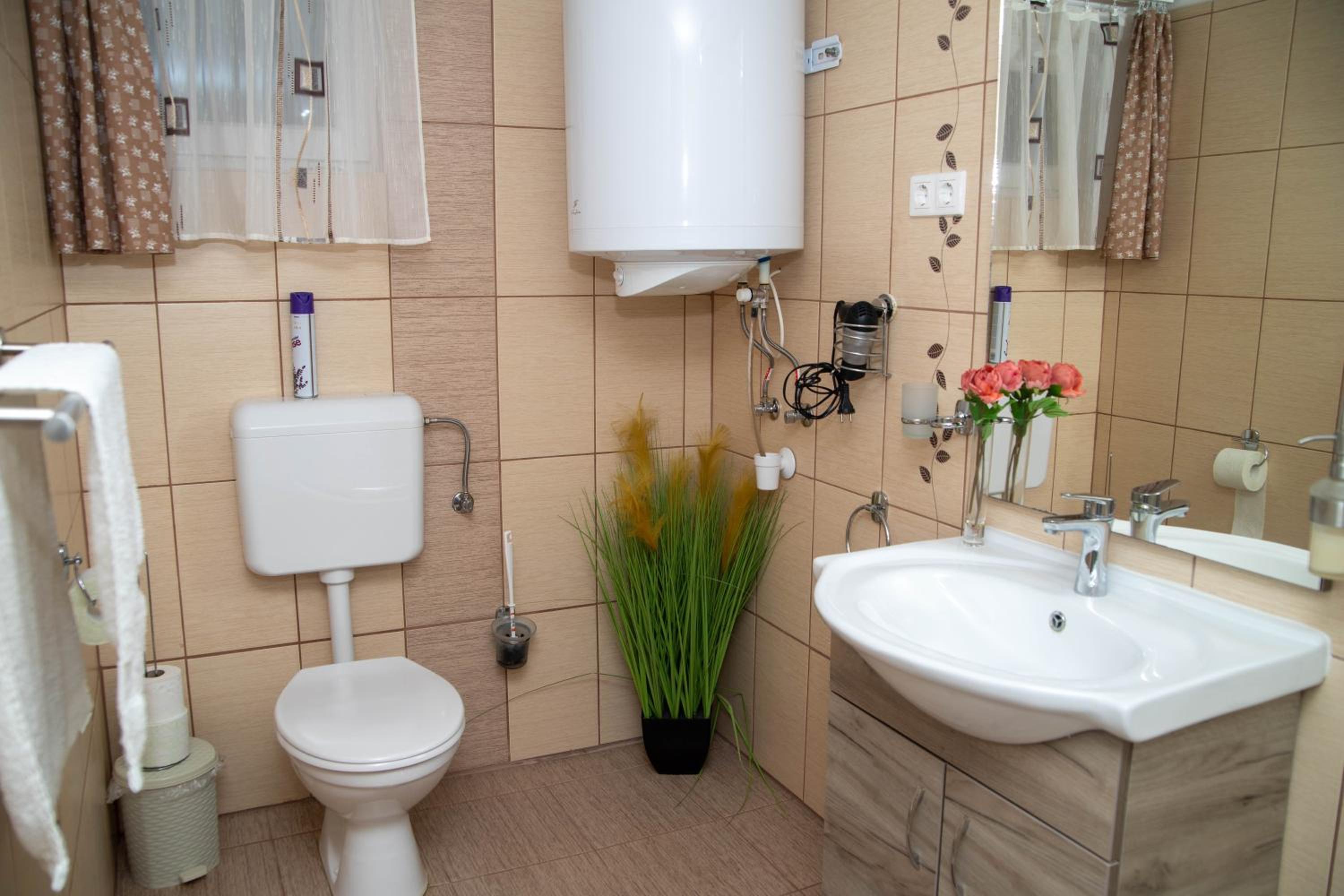 One-Bedroom Bungalow - Photo 4
