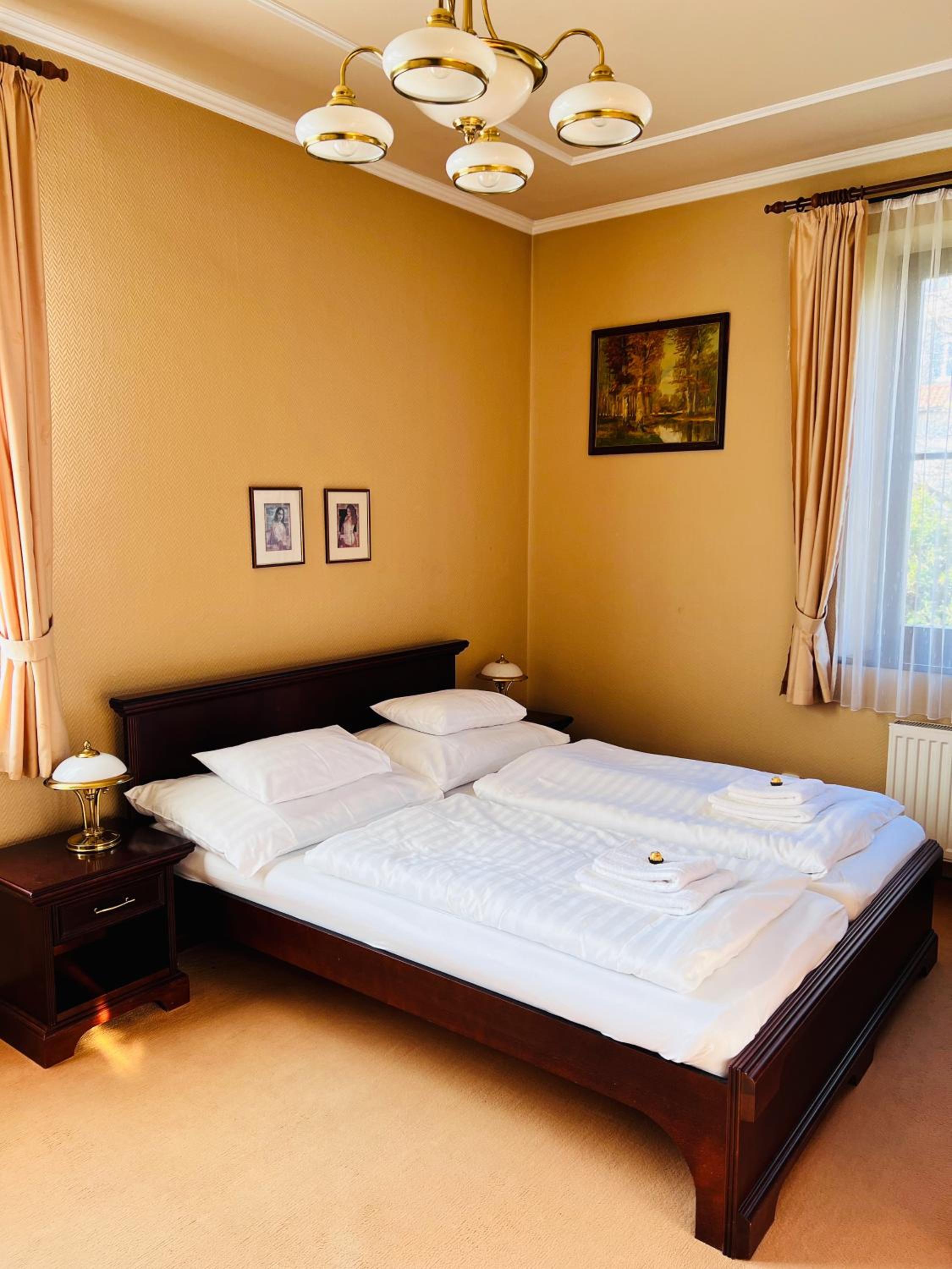 Deluxe Double Room with Extra Bed photo 1