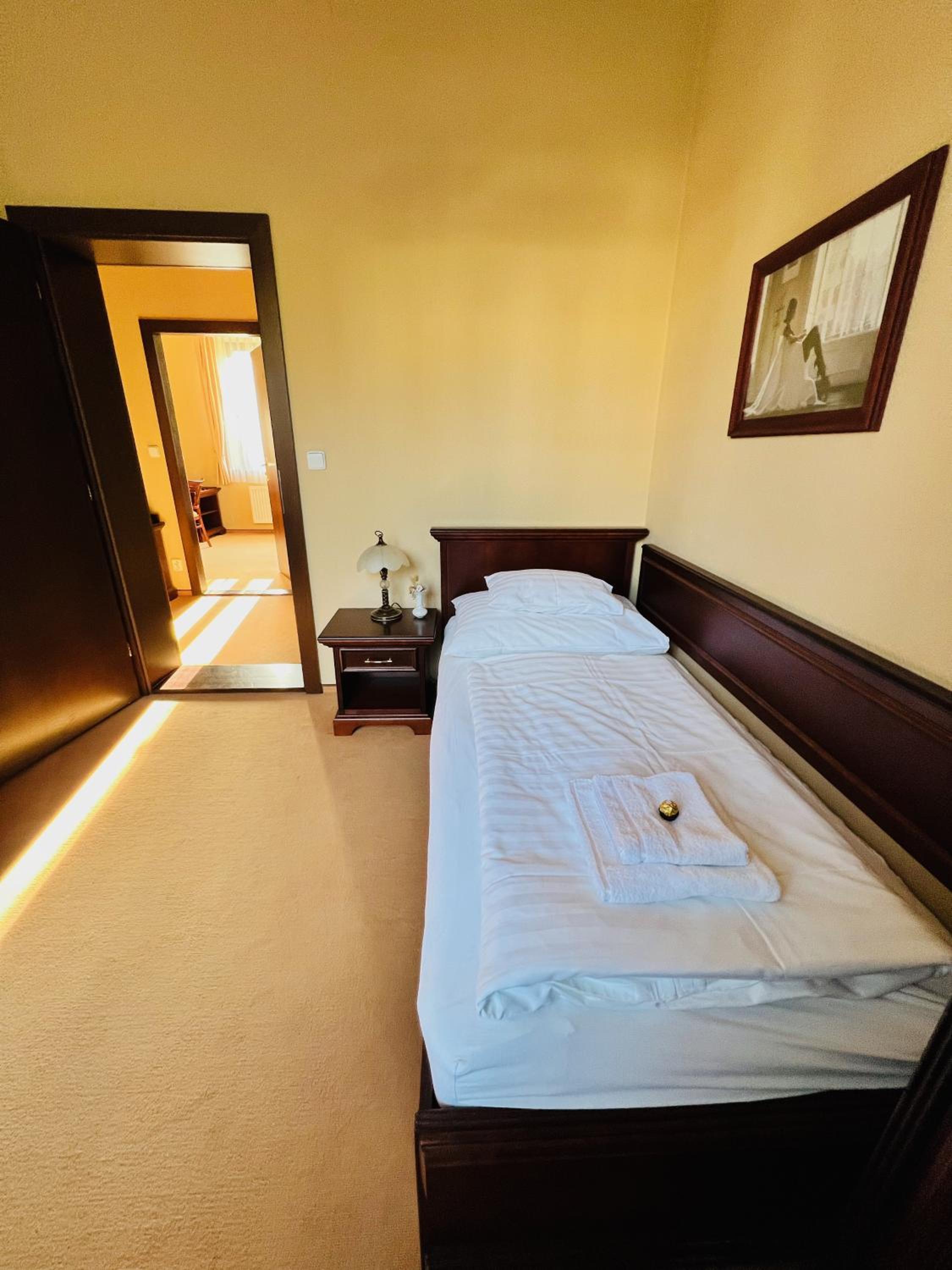 Deluxe Double Room with Extra Bed photo 2