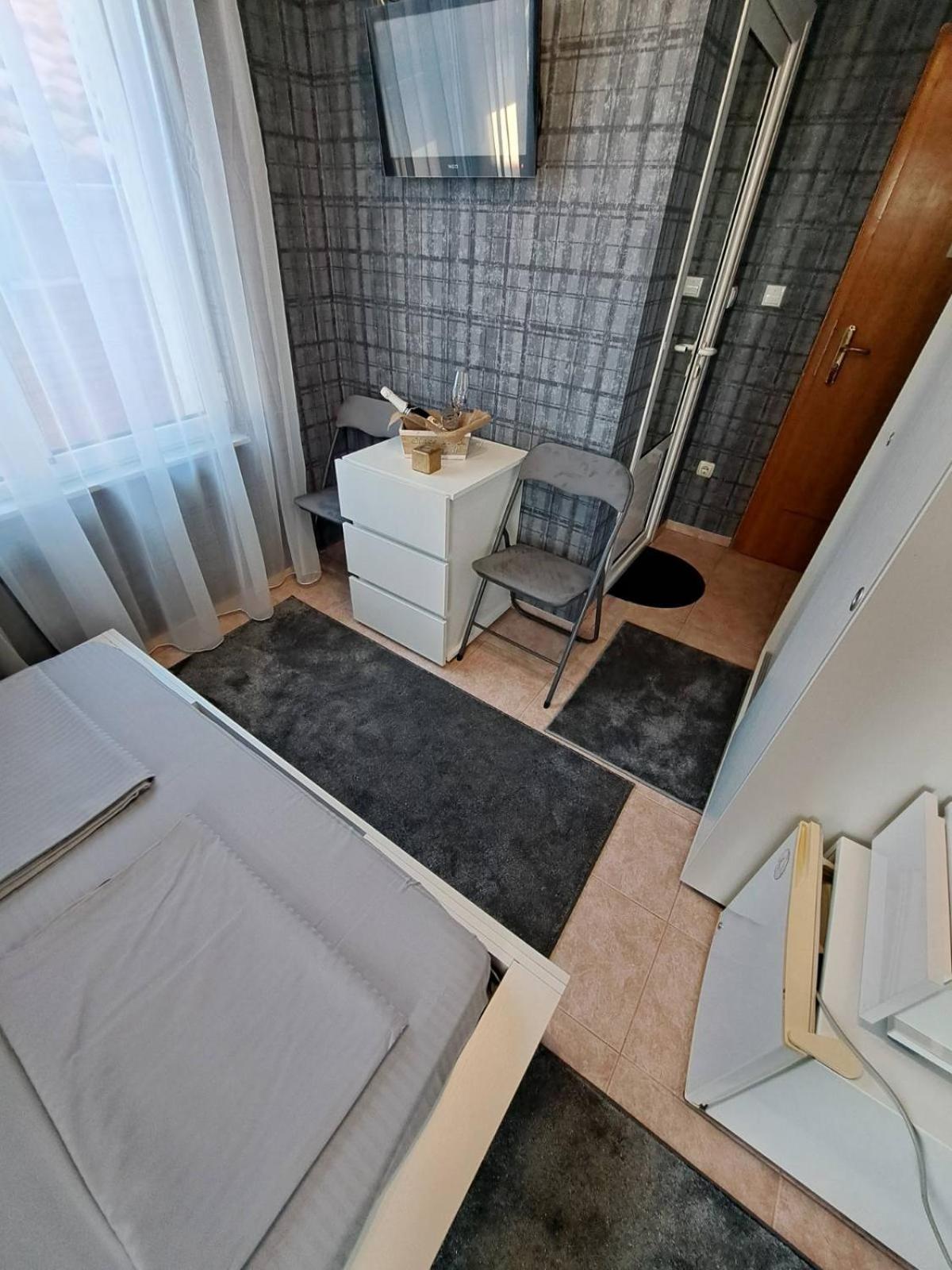 Budget Double or Twin Room photo 2