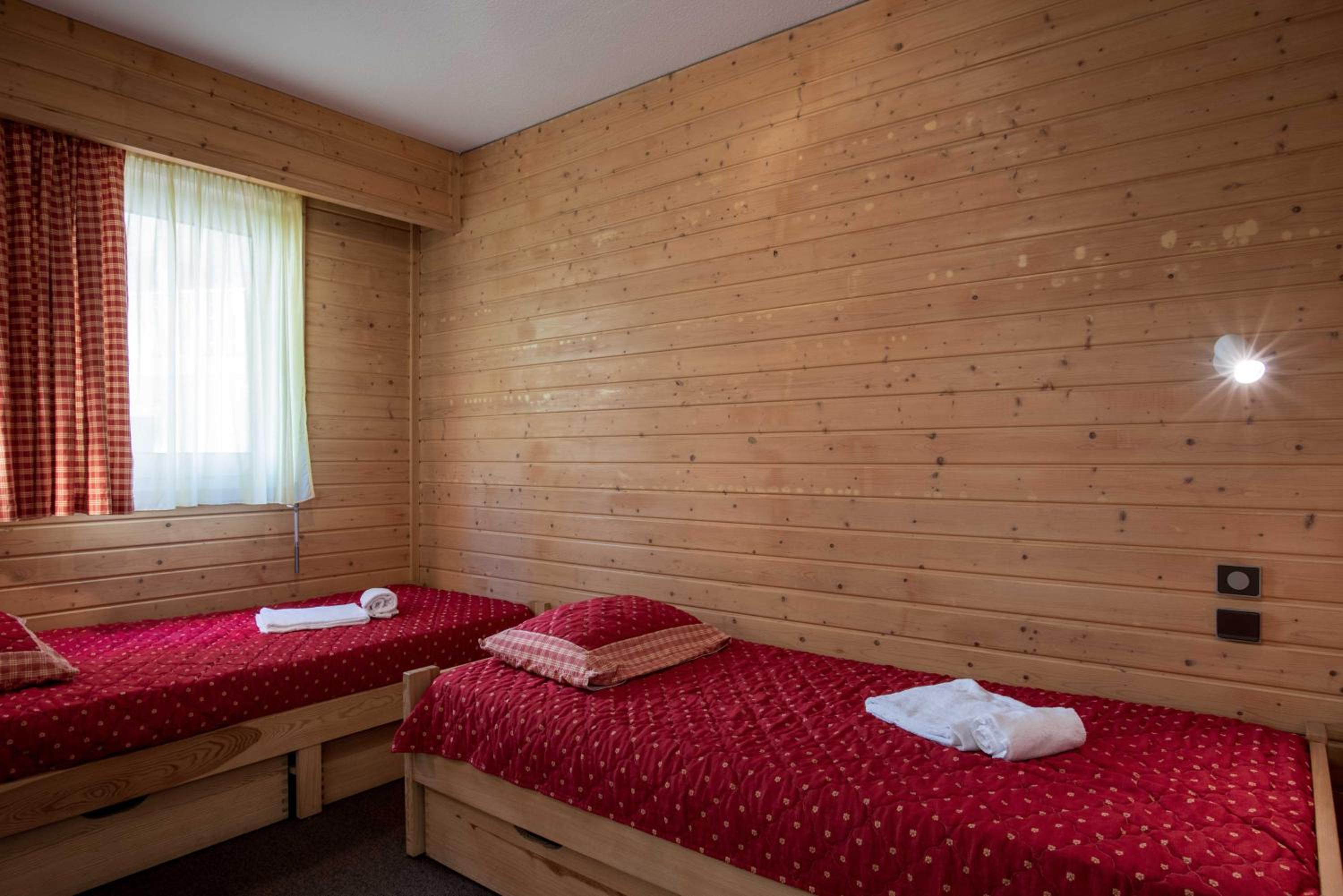 Studio (2 Adults)